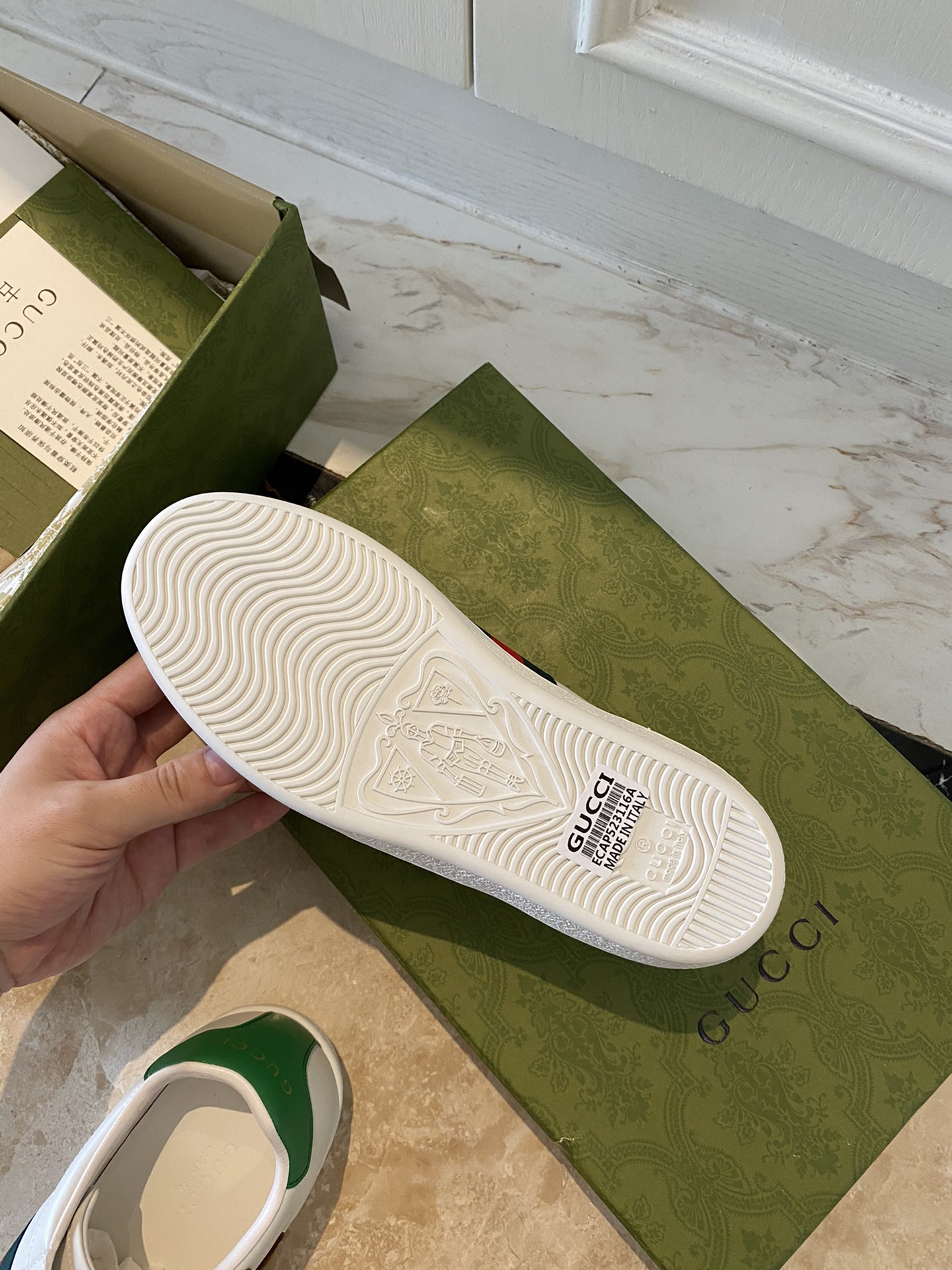 Gucci Women's Ace sneaker with bee sneaker 4 - vstockx