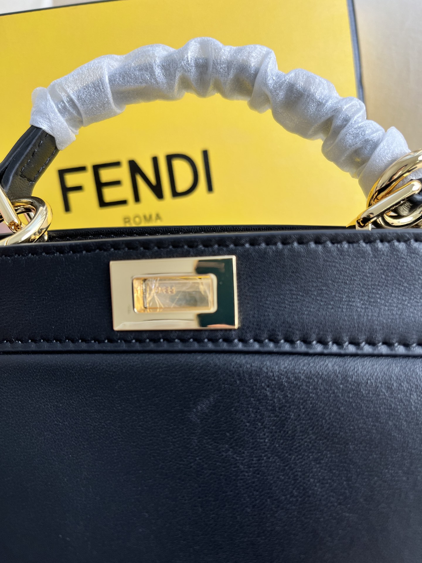 handbags FENDI 0228 size:20*15.5*11cm - vstockx