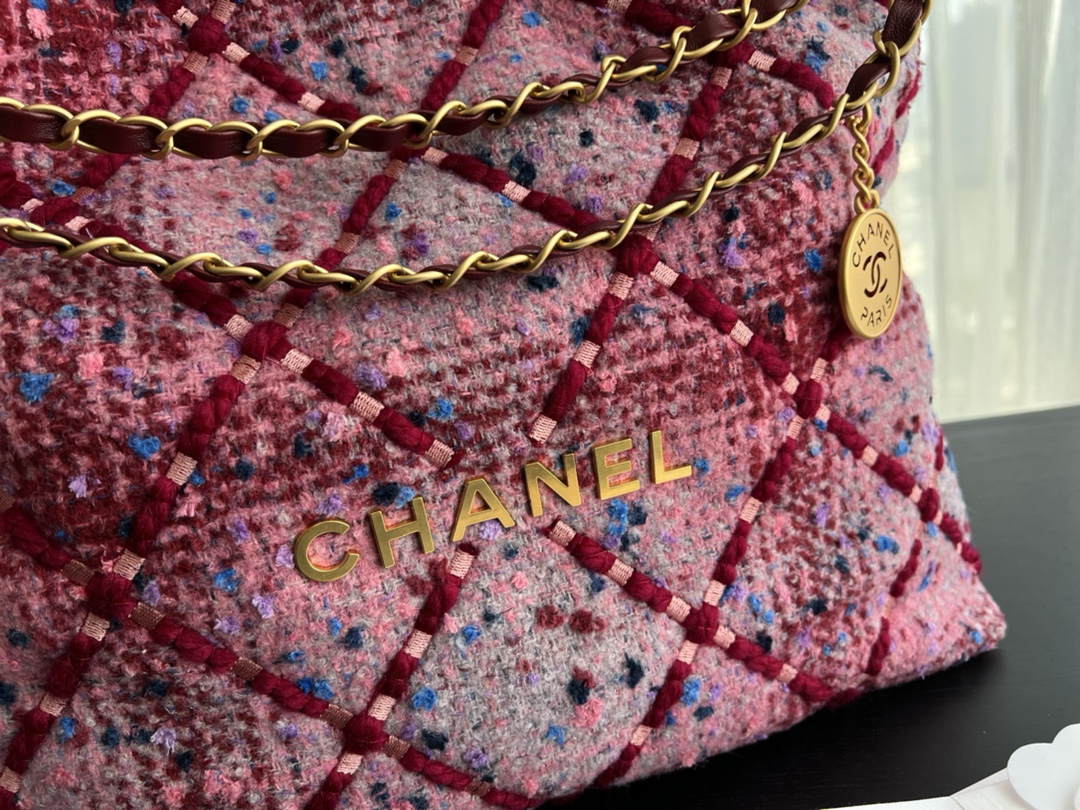 Handbag Chanel 3261 size 39cmx42cmx8 cm - vstockx