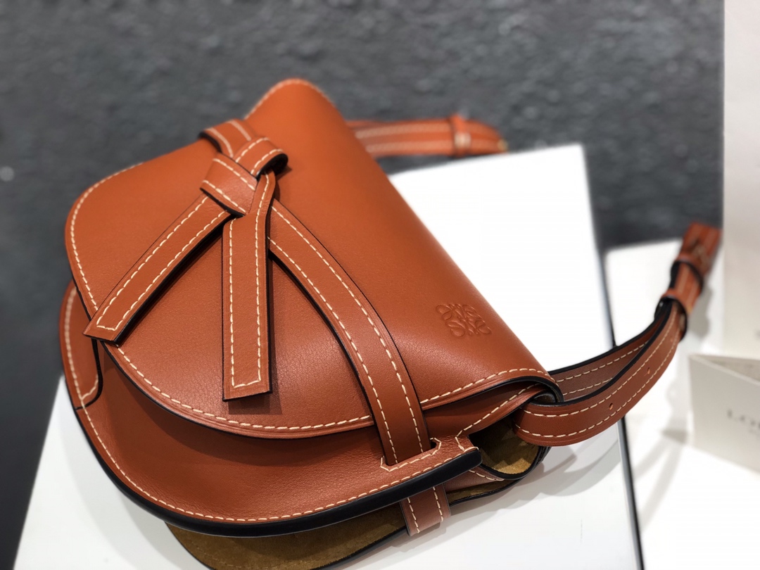 Handbags LOEWE zp size:20*19*11.5 cm - vstockx