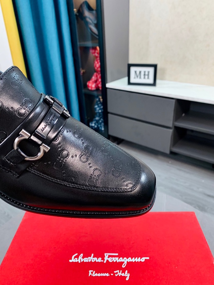 Salvatore Ferragamo Boots 29 - vstockx