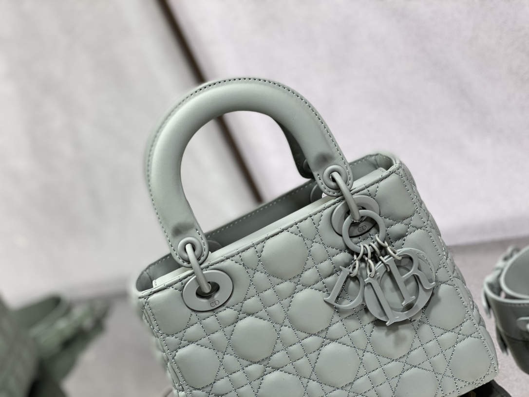Handbag Dior size 20 cm - vstockx