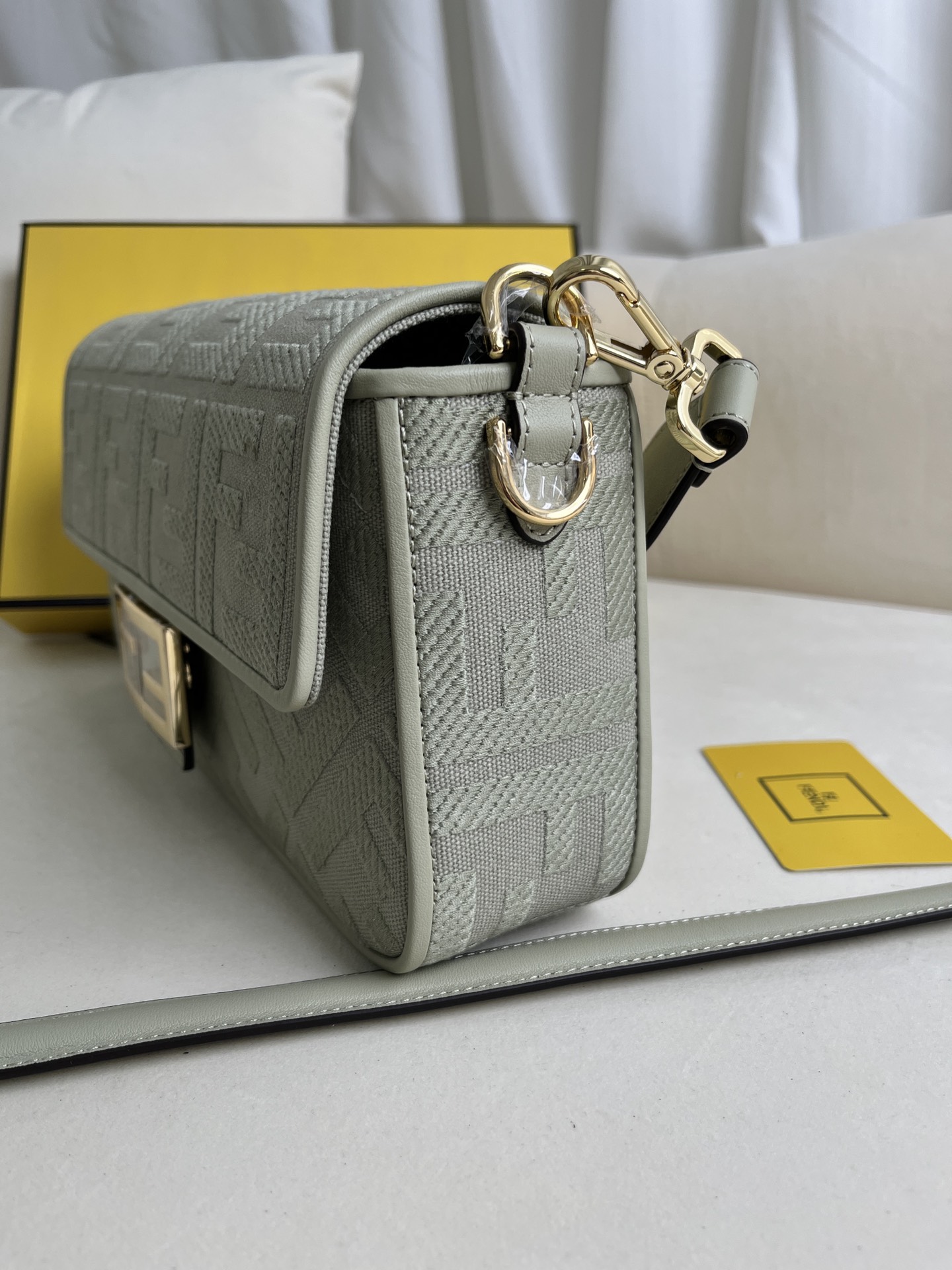 handbags FENDI 0159 size:26*5*15cm - vstockx