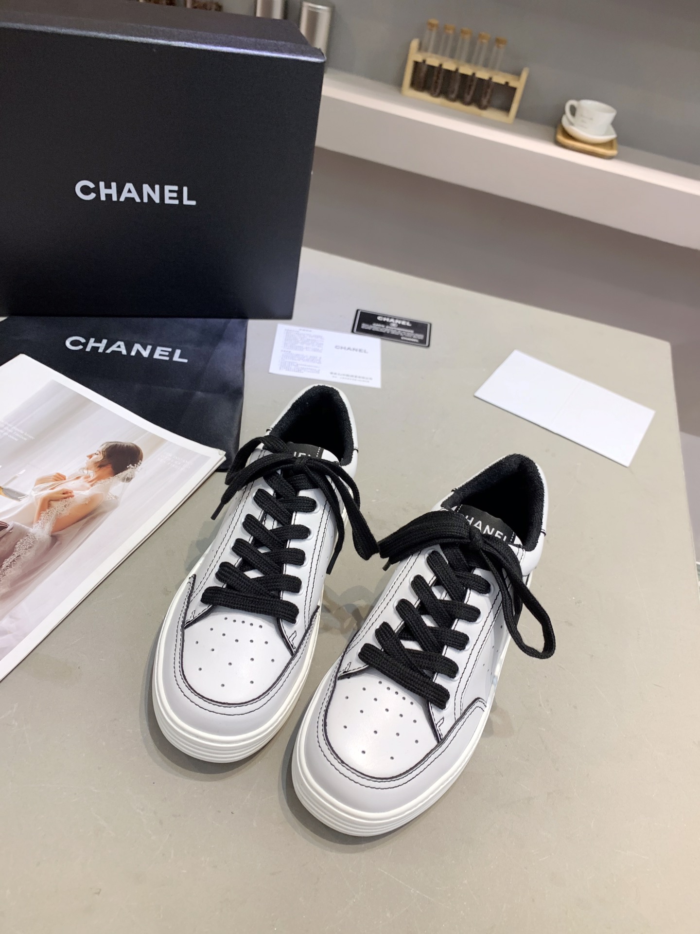 Chanel Low Top Sneaker 52 - vstockx