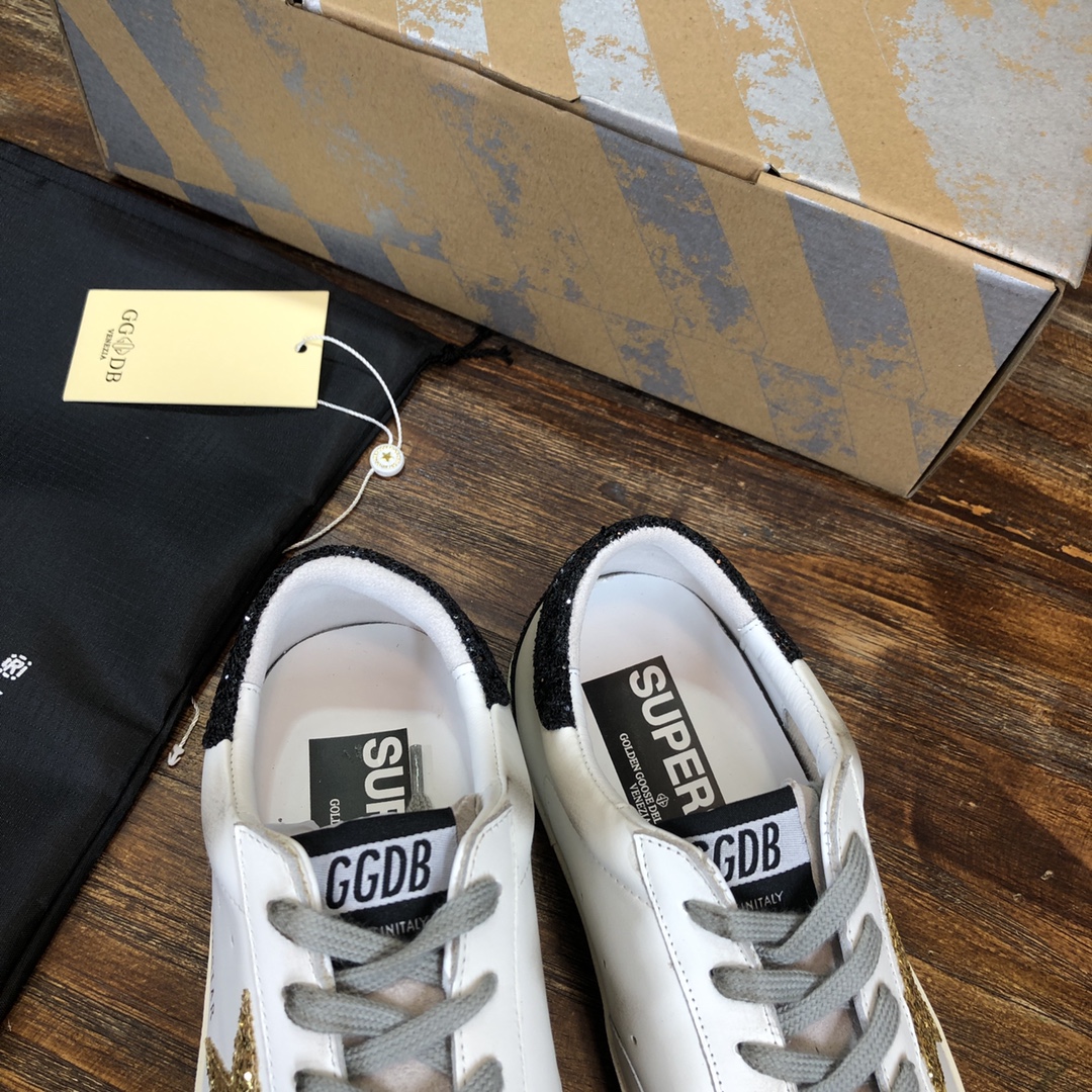 Golden Goose Superstar distressed-finish sneakers 9 - vstockx