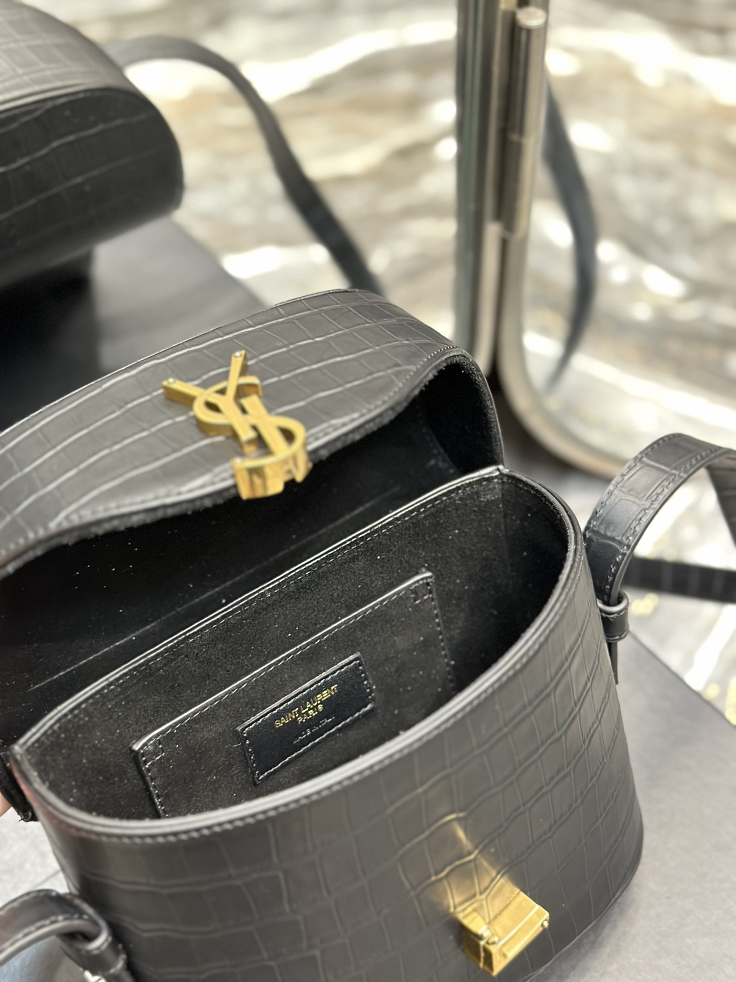 Handbags SAINT LAURENT 710080 size 19  15  8 cm - vstockx