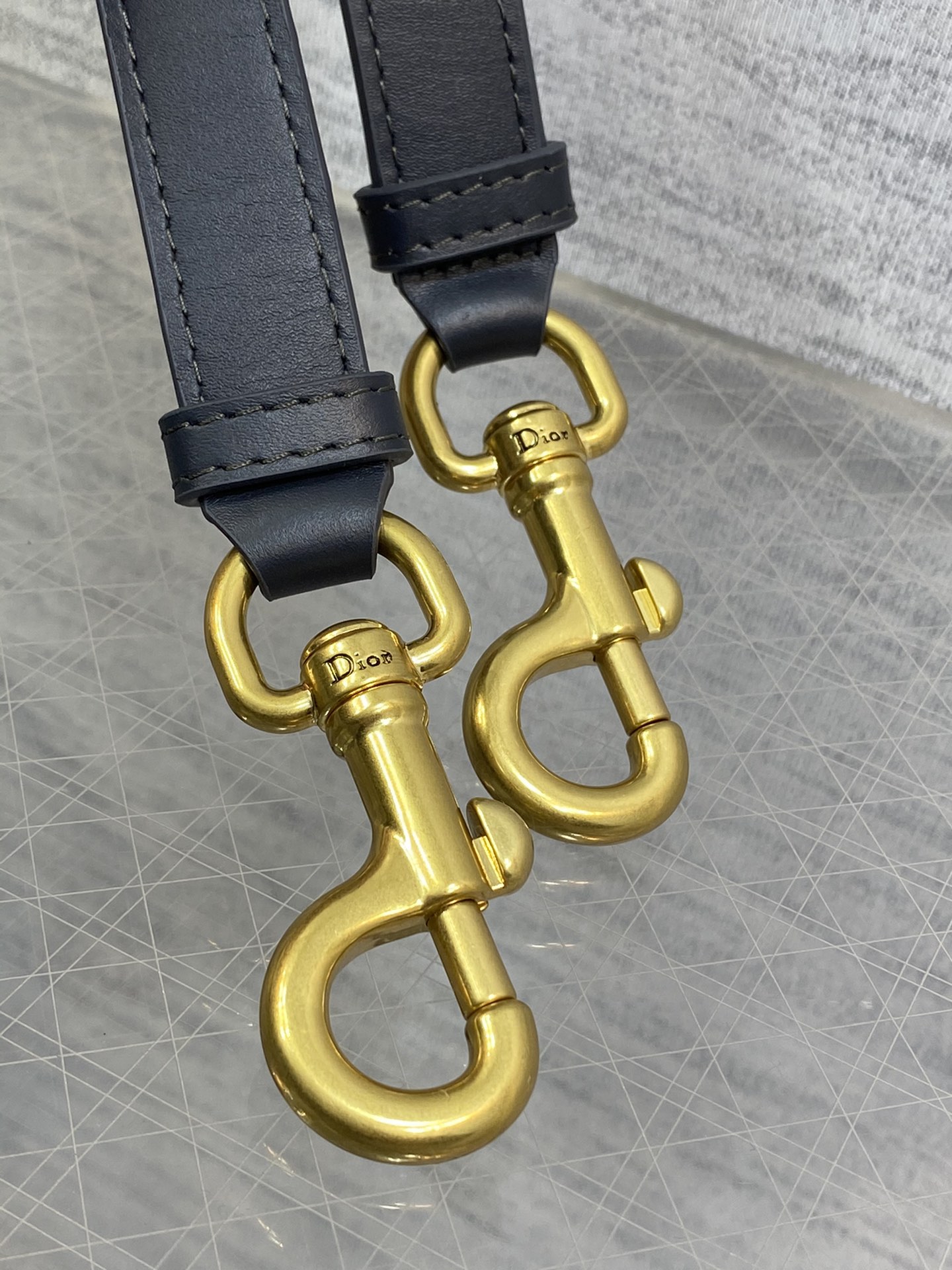 Handbag Dior 3397 size 17  5  15 cm - vstockx