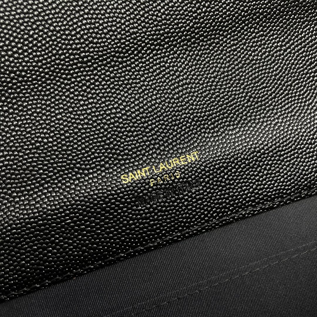 Handbags SAINT LAURENT 617662 size 21x16x3 cm - vstockx