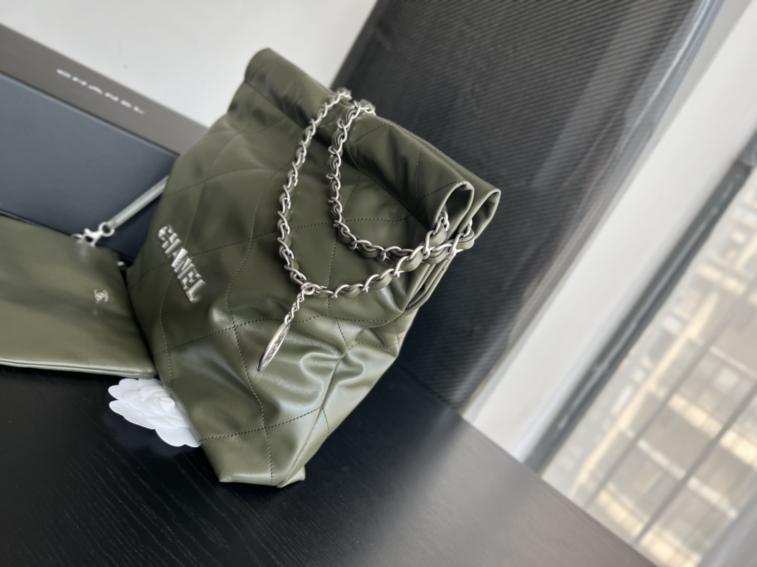 Handbag Chanel size 35cmx37cmx7 cm - vstockx