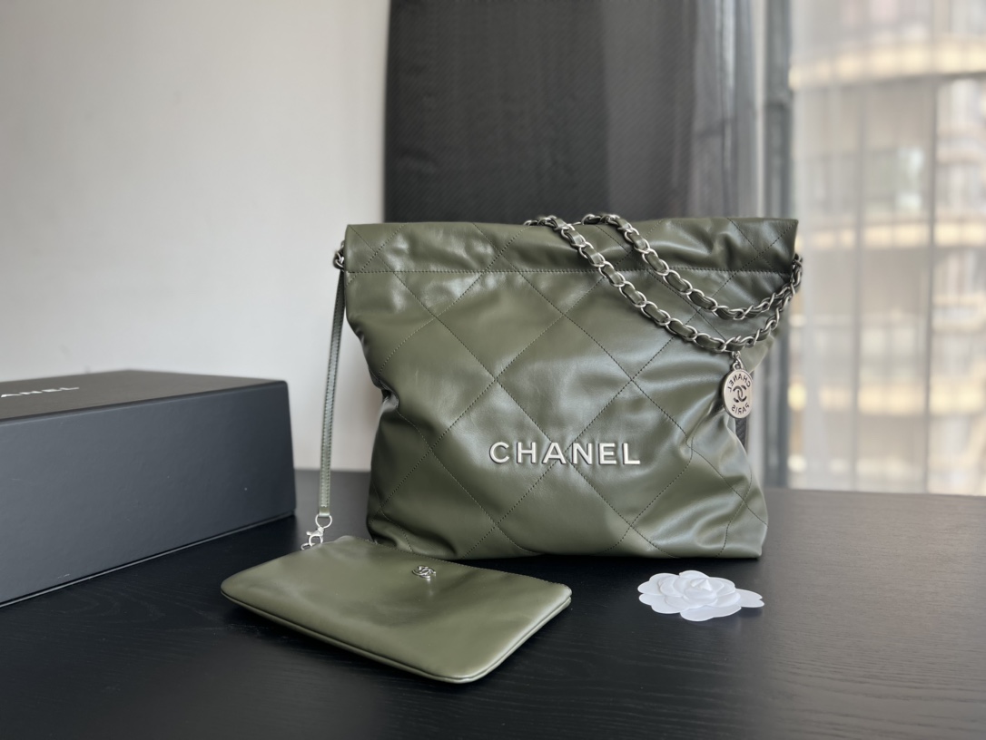 Handbag Chanel size 35cmx37cmx7 cm - vstockx
