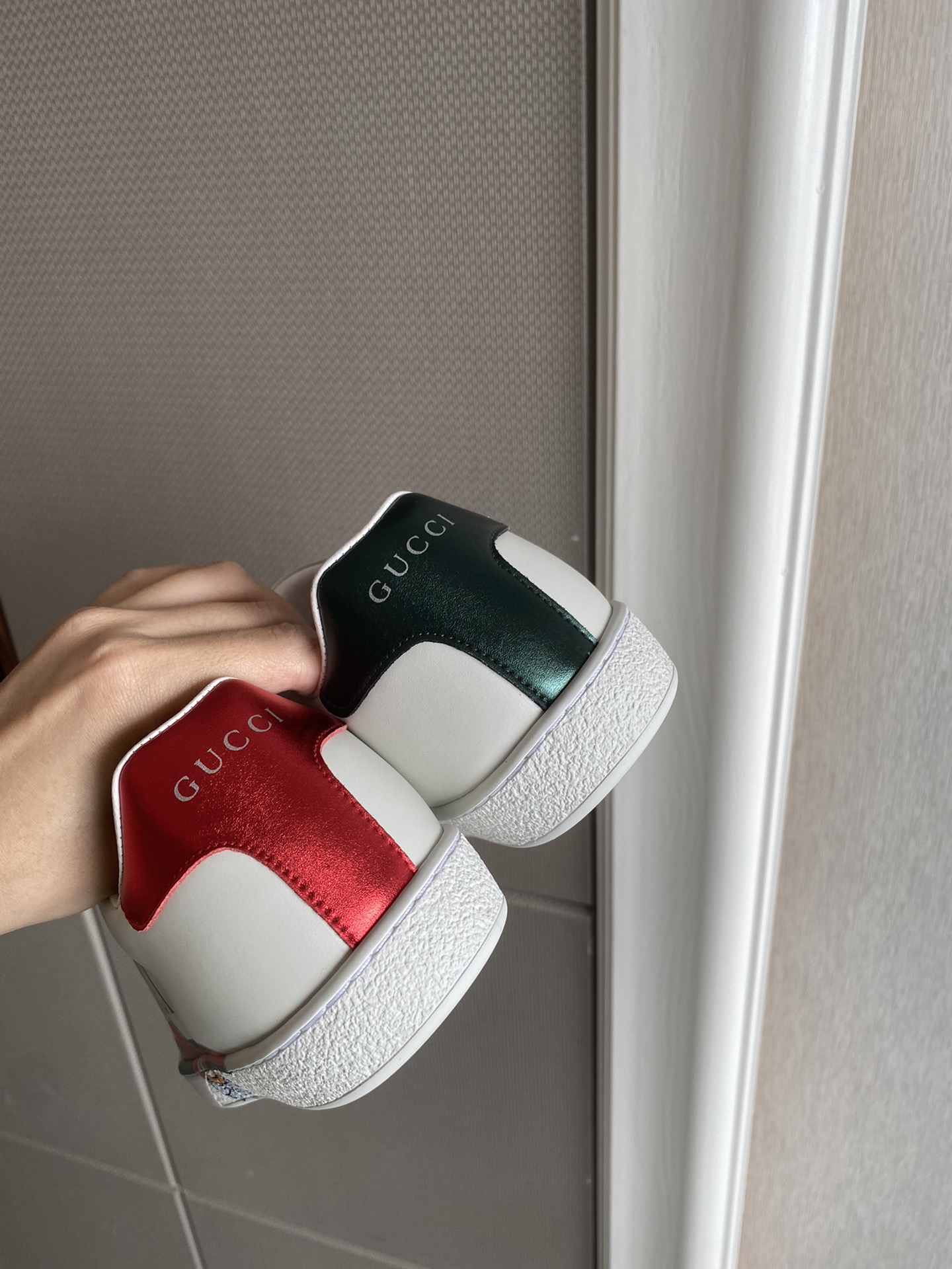 Gucci Women's Ace sneaker with bee sneaker 4 - vstockx