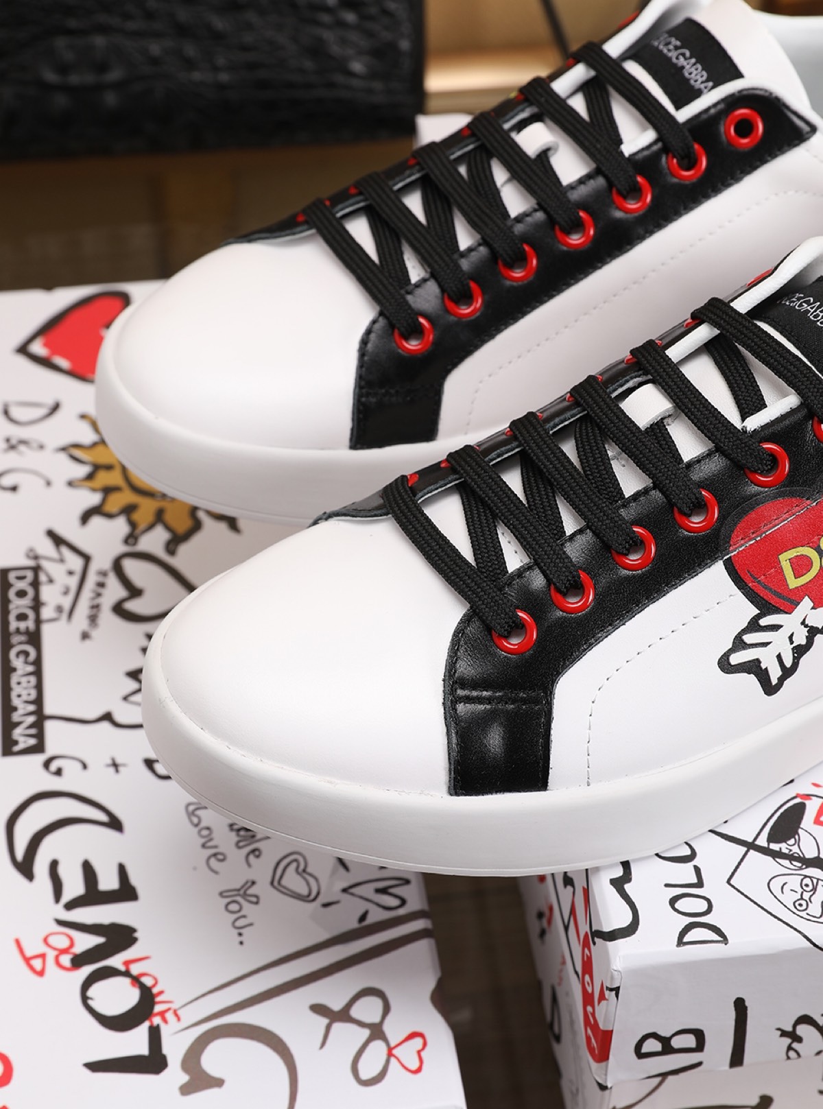 Dolce & Gabbana Low Tops Sneakers 72 - vstockx