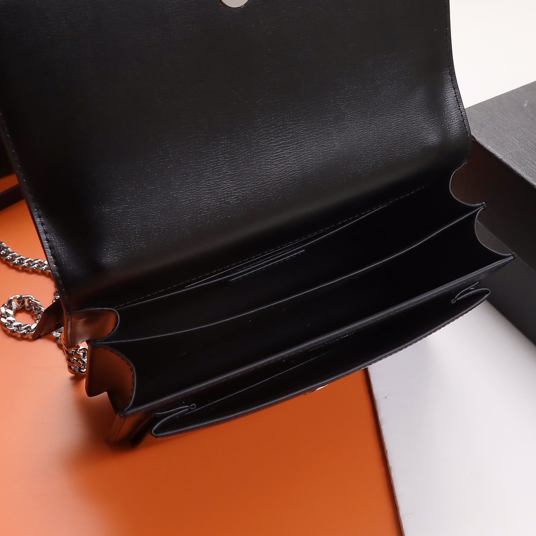 Handbags SAINT LAURENT 442906 size 22x8x16 cm - vstockx