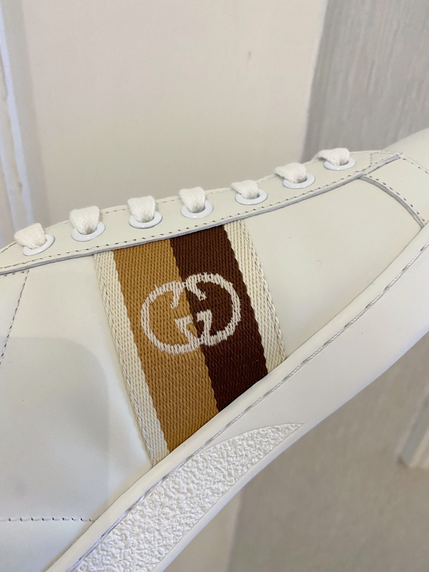 Gucci Women's Ace sneaker with bee sneaker 4 - vstockx