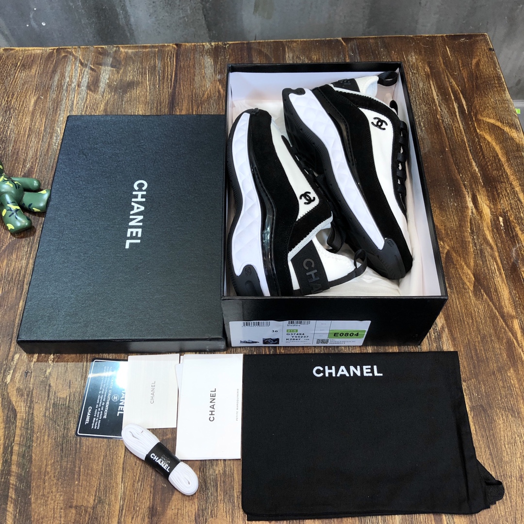 Chanel Fabric & Suede Calfskin Low Top Sneaker 15 - vstockx