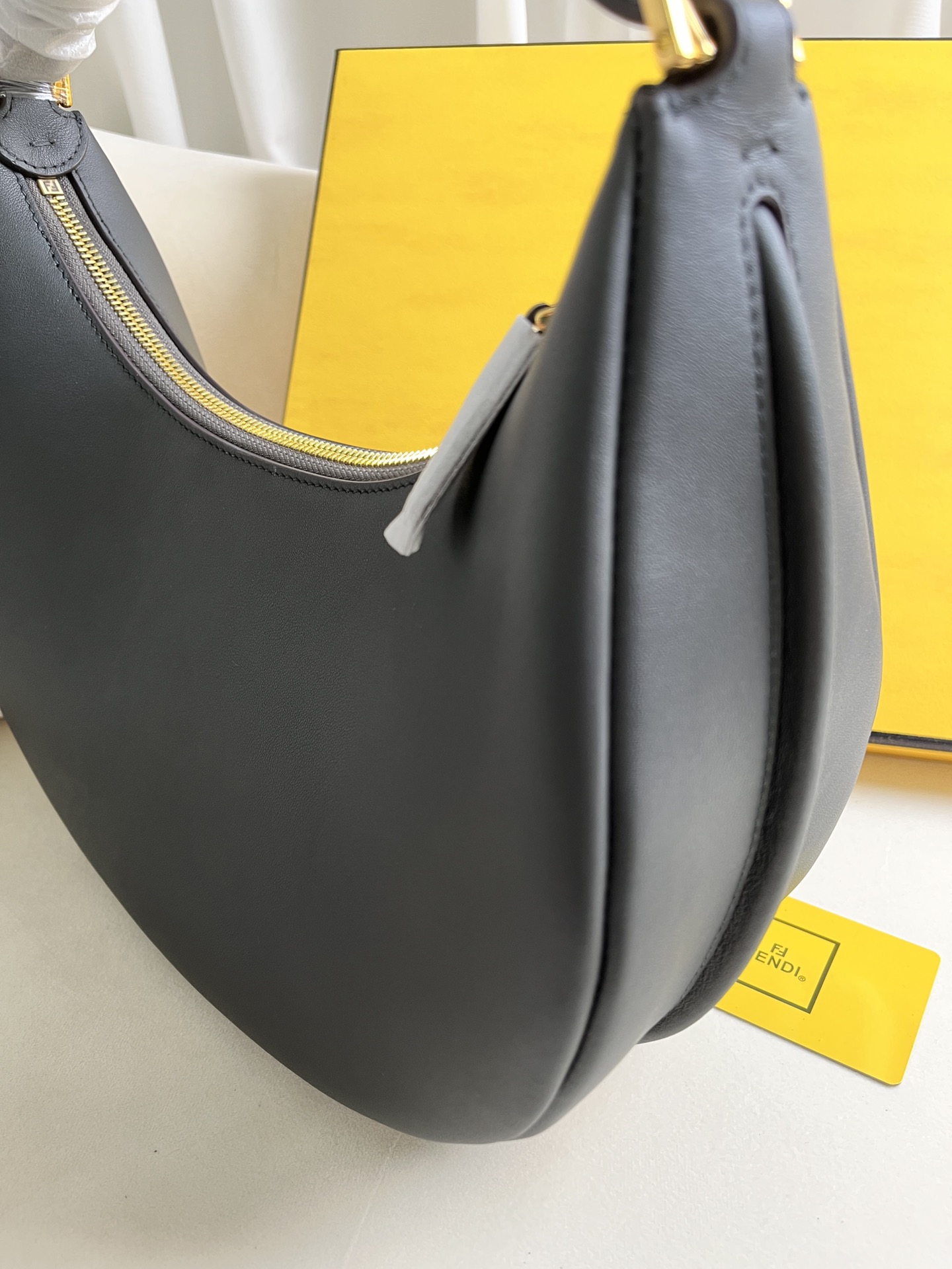 handbags FENDI 1praphy size ?9*24.5*10cm - vstockx