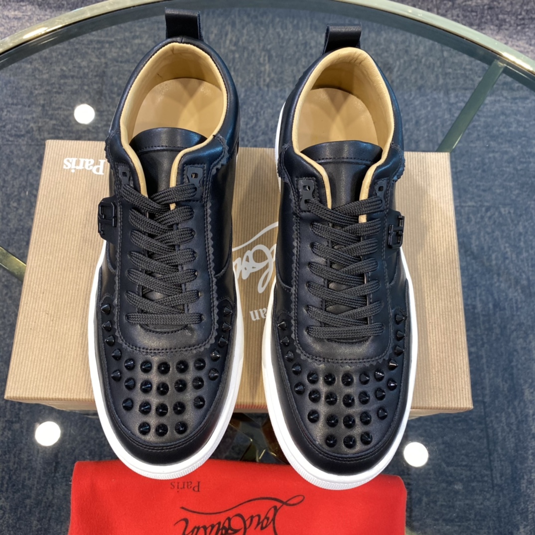 Christian Louboutin Happyrui Spikes Flat Sneakers 4 - vstockx