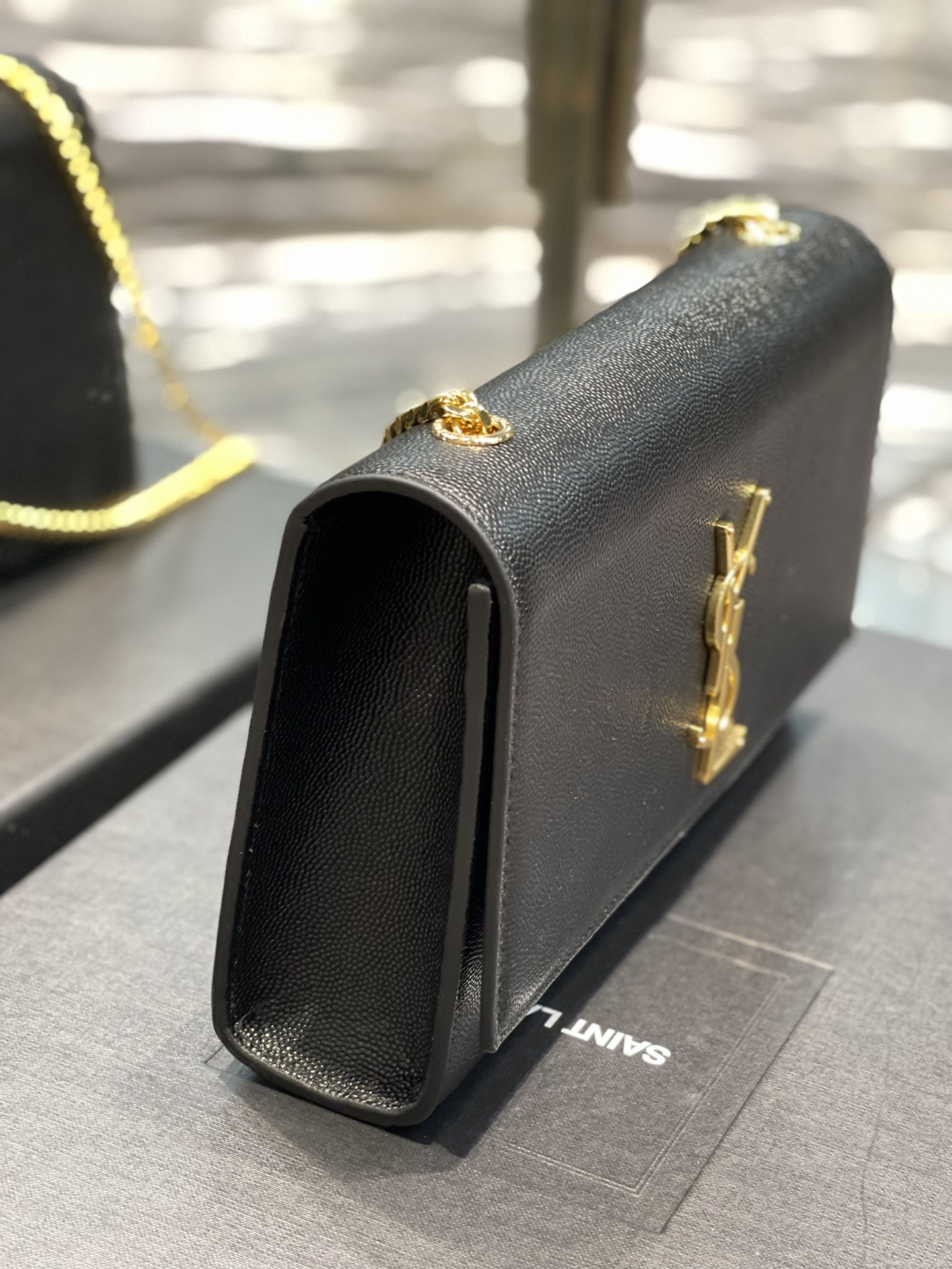 Handbags SAINT LAURENT 364021 size 24x14.5x5 cm - vstockx