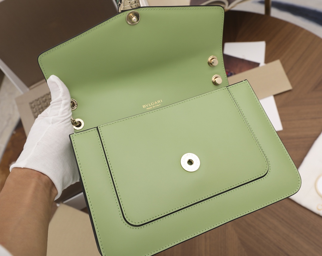 Handbags Bvlgari 29032391050 size:25*17*8 cm - vstockx