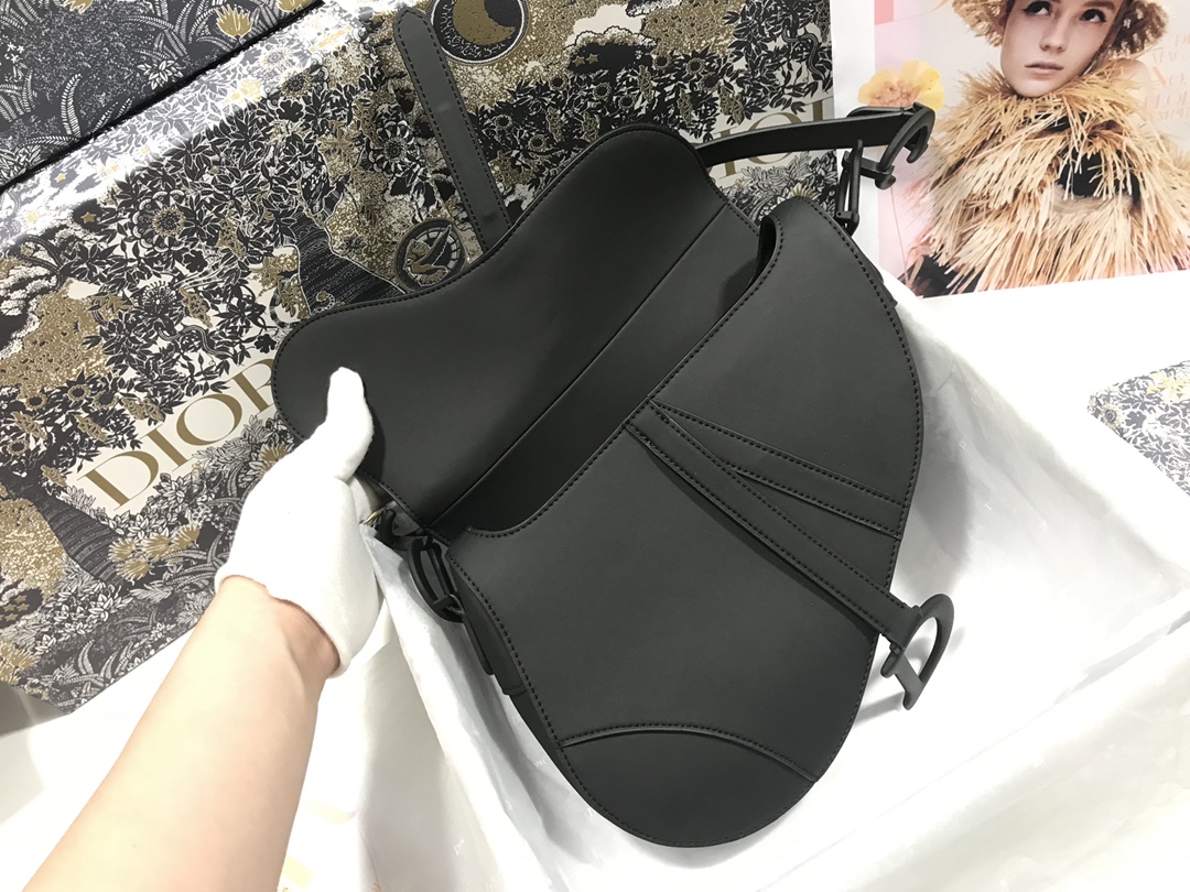 Handbag Dior M0446 size 25.5 x 20 x 6.5 cm - vstockx