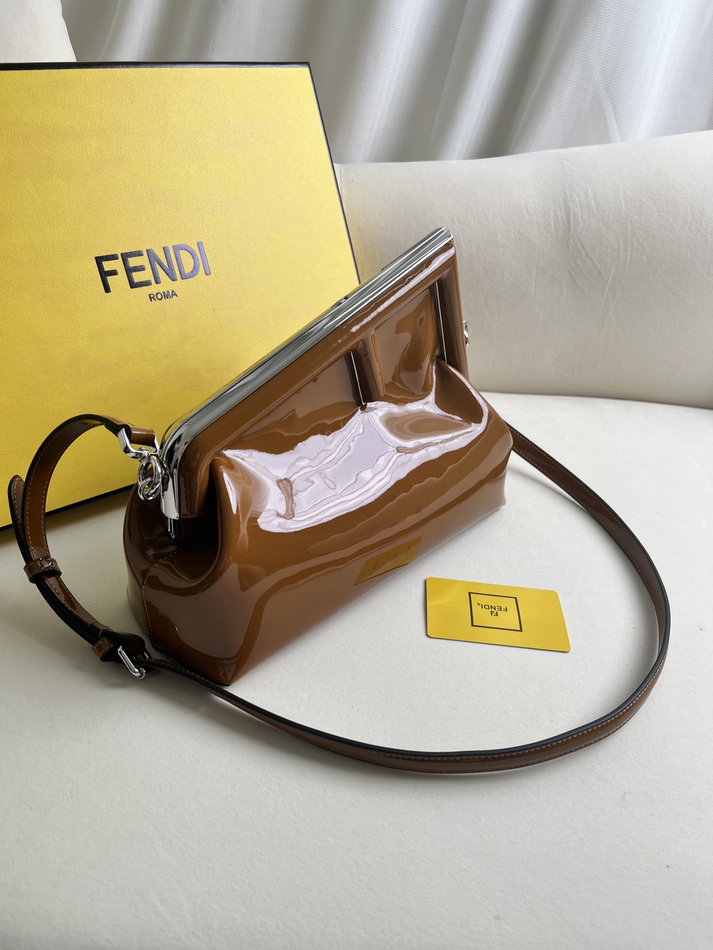 handbags FENDI 129 size:26 - vstockx