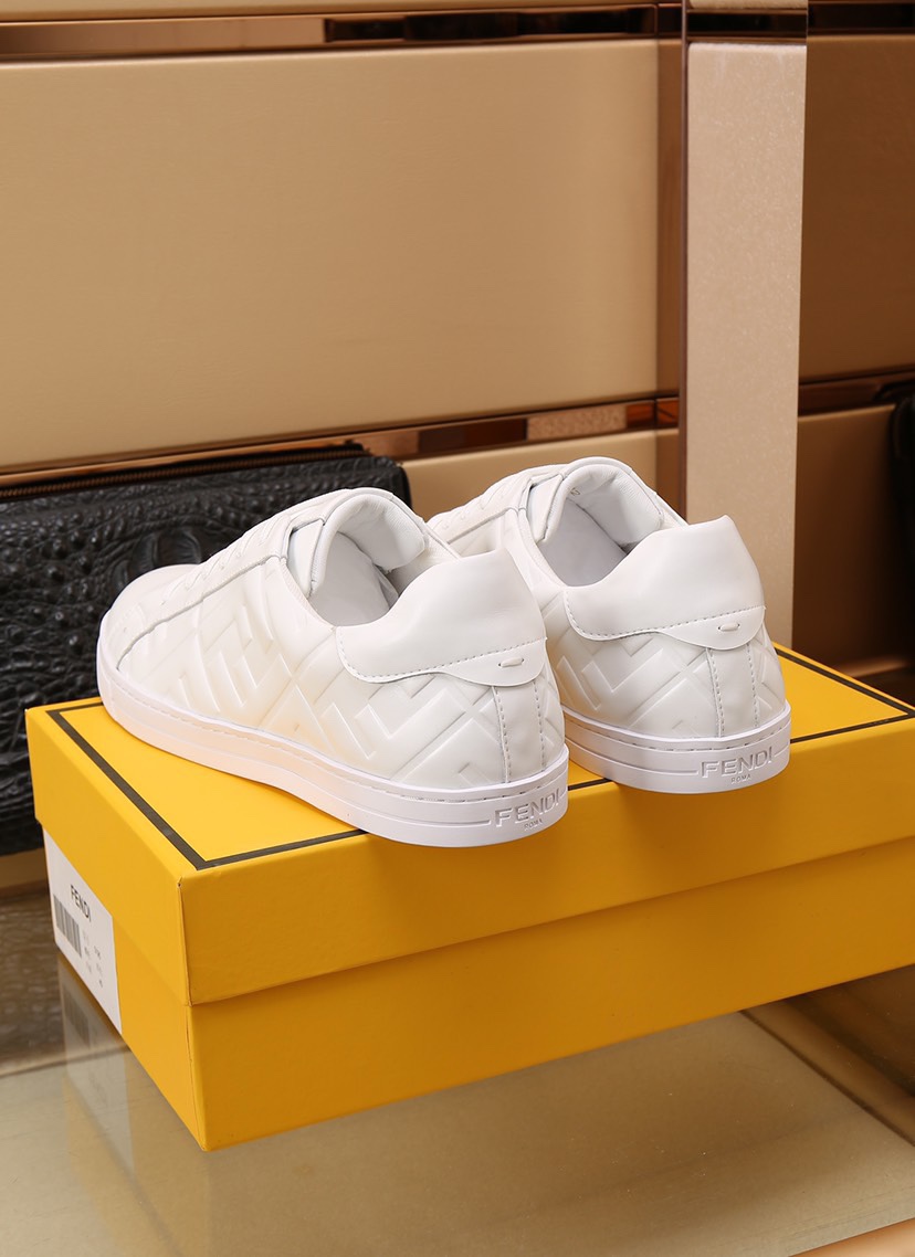 Fendi Low Top Sneakers 9 - vstockx
