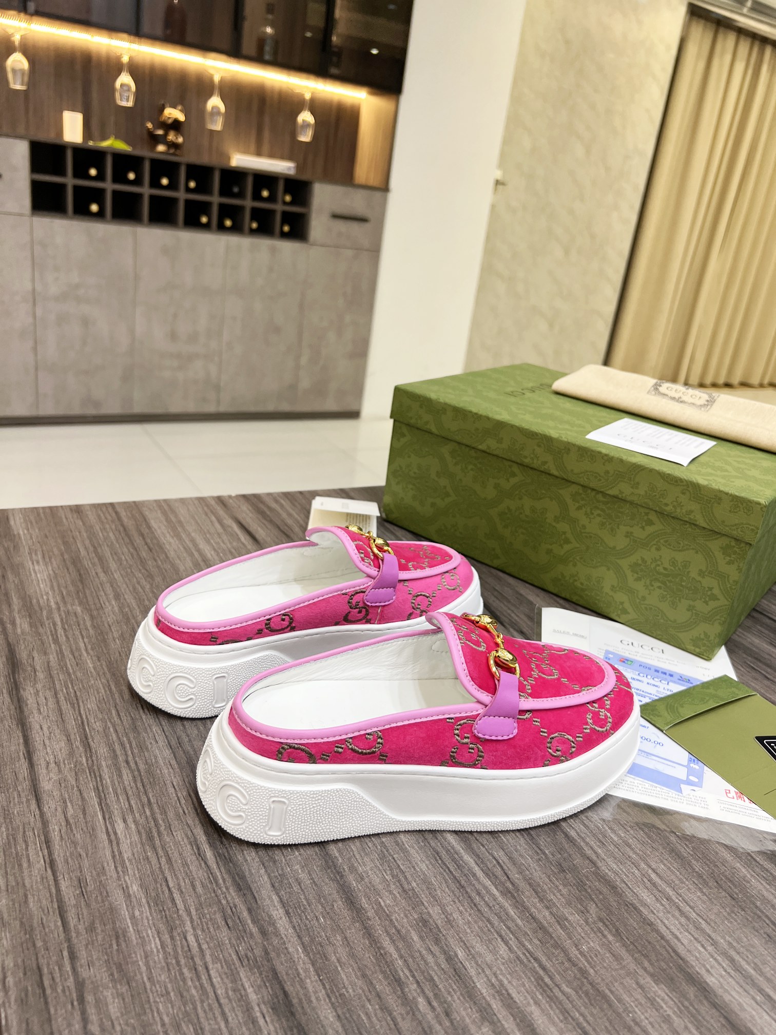 Gucci Women's WOMEN 6 - vstockx