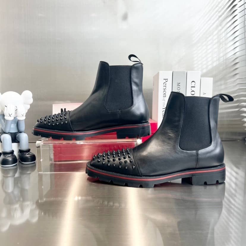 CHRISTIAN LOUBOUTIN Men's Black Leather Ankle Boots - vstockx