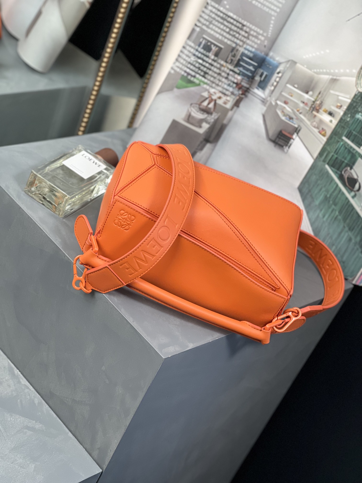 Handbags LOEWE  size:24-16.5-10.5 cm - vstockx