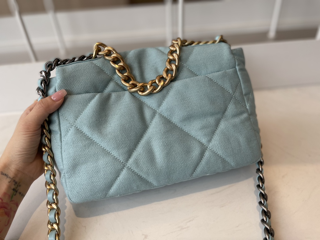 Handbag Chanel AS1160 size 26 cm - vstockx