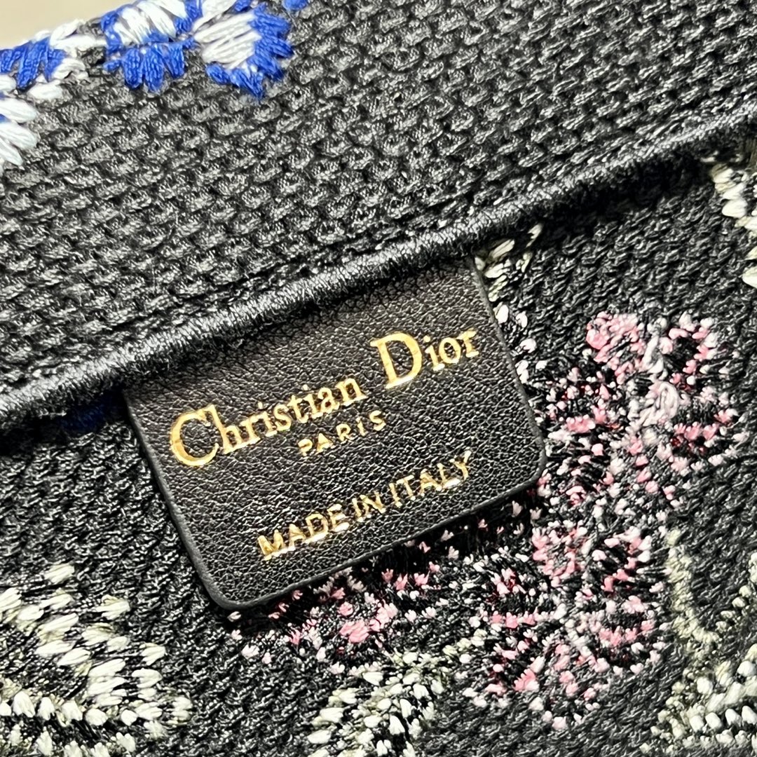 Handbag Dior 1286 size 42  35  18.5 cm - vstockx