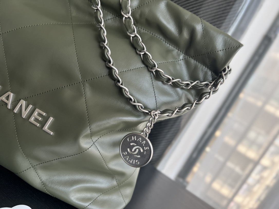 Handbag Chanel size 35cmx37cmx7 cm - vstockx