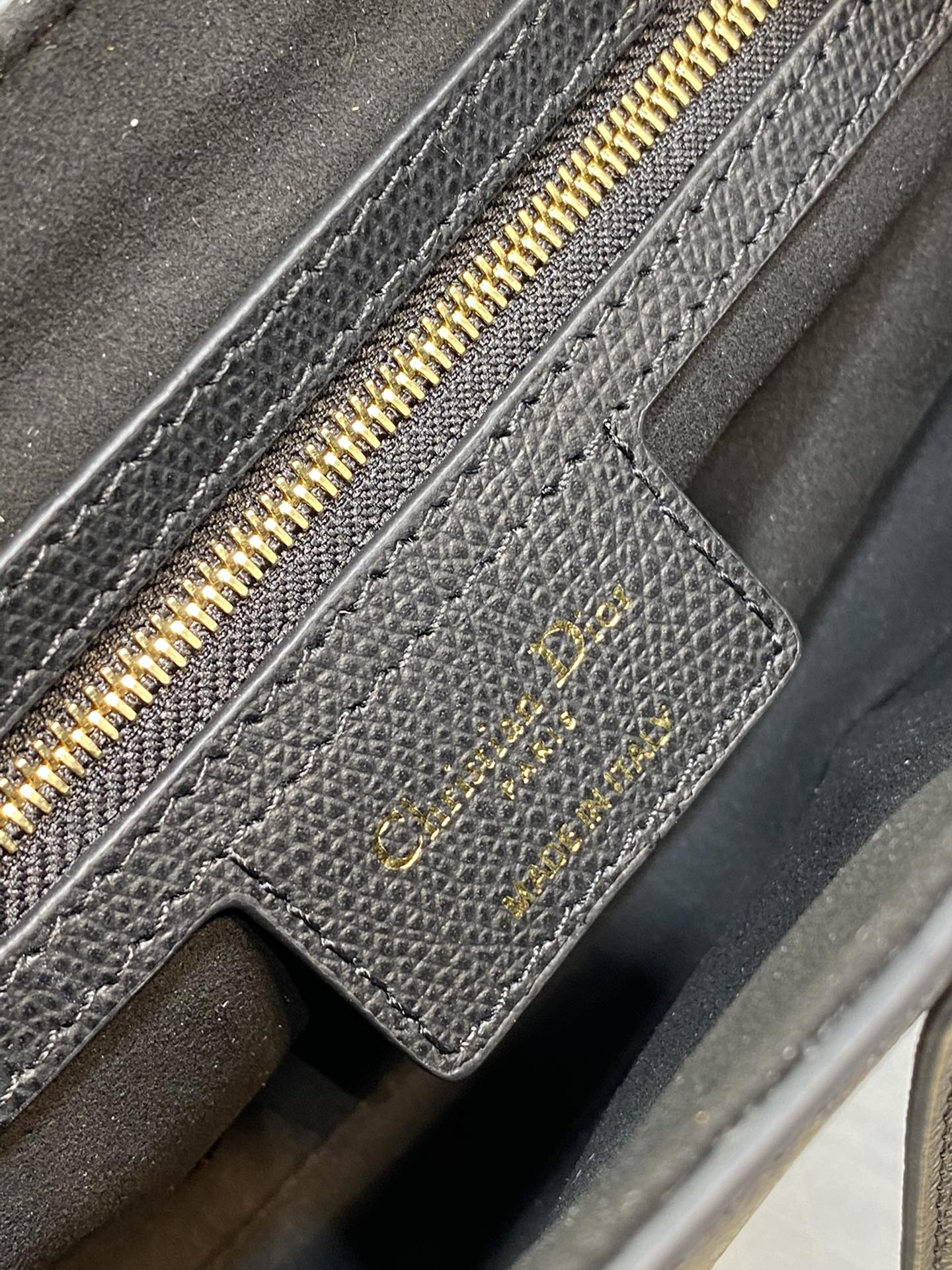 Handbag Dior 3351 size 24  6  18 cm - vstockx