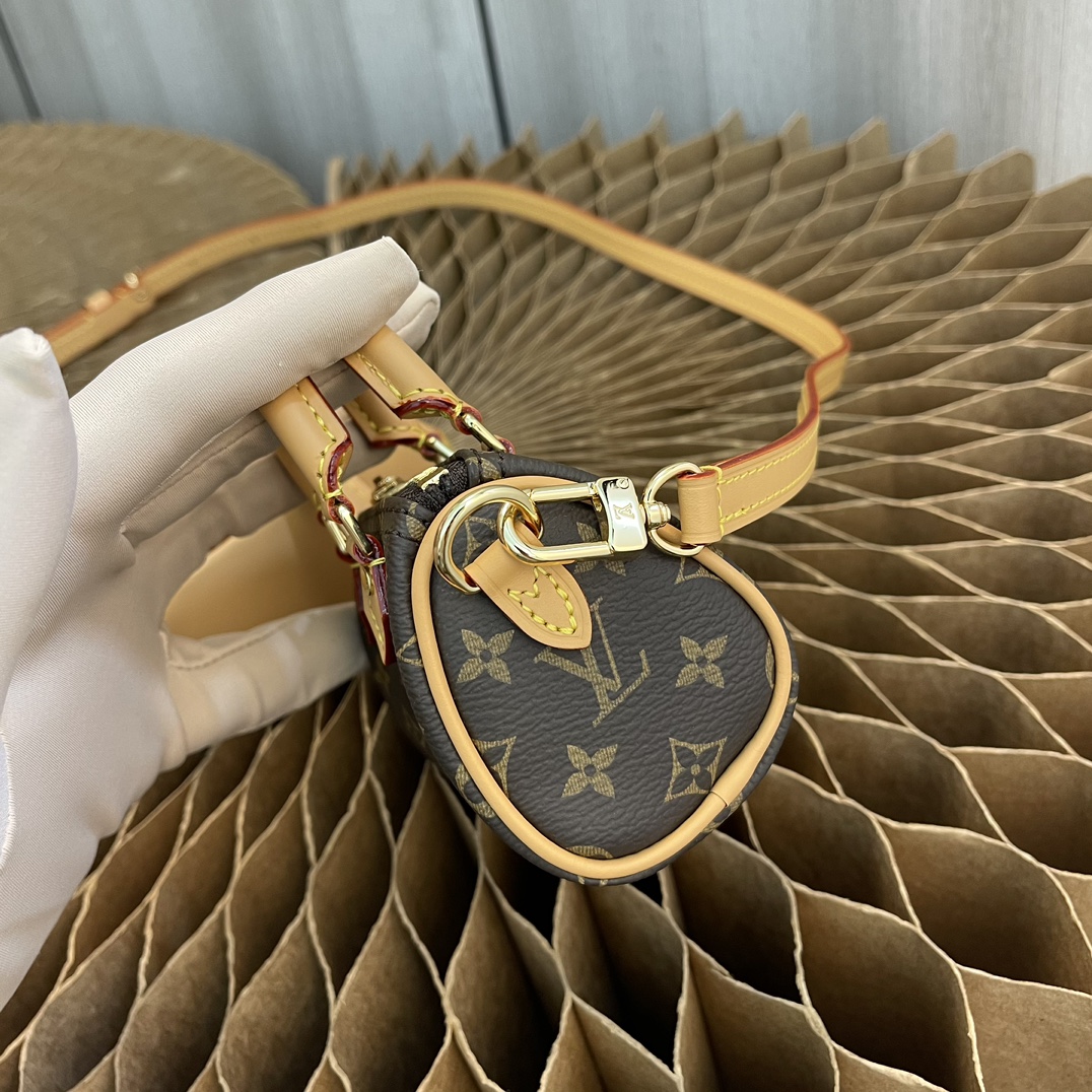 Handbag Louis Vuitton M81081 size 9  10 CM - vstockx