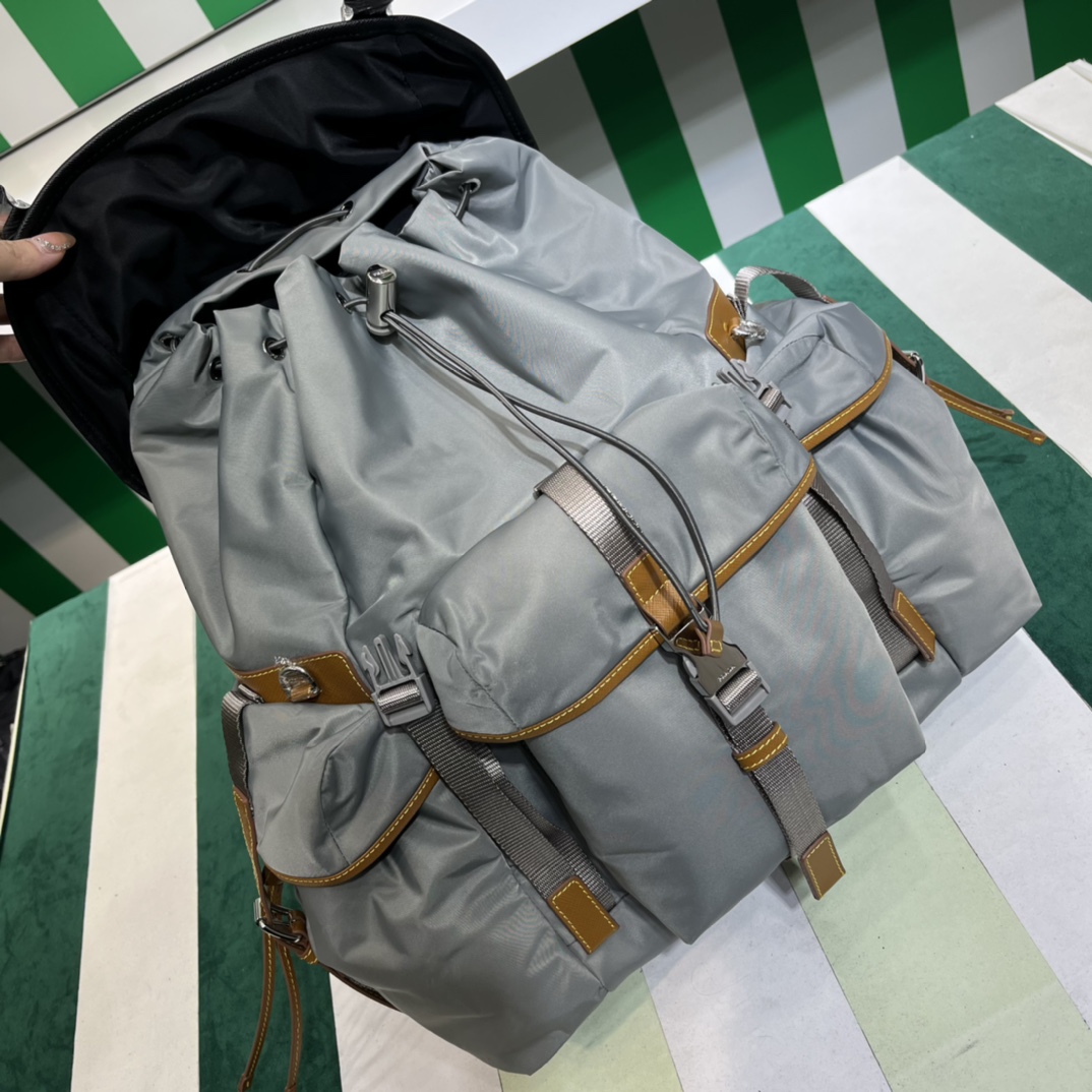 Handbags Prada 2VZ074 size:45×27×17 cm - vstockx