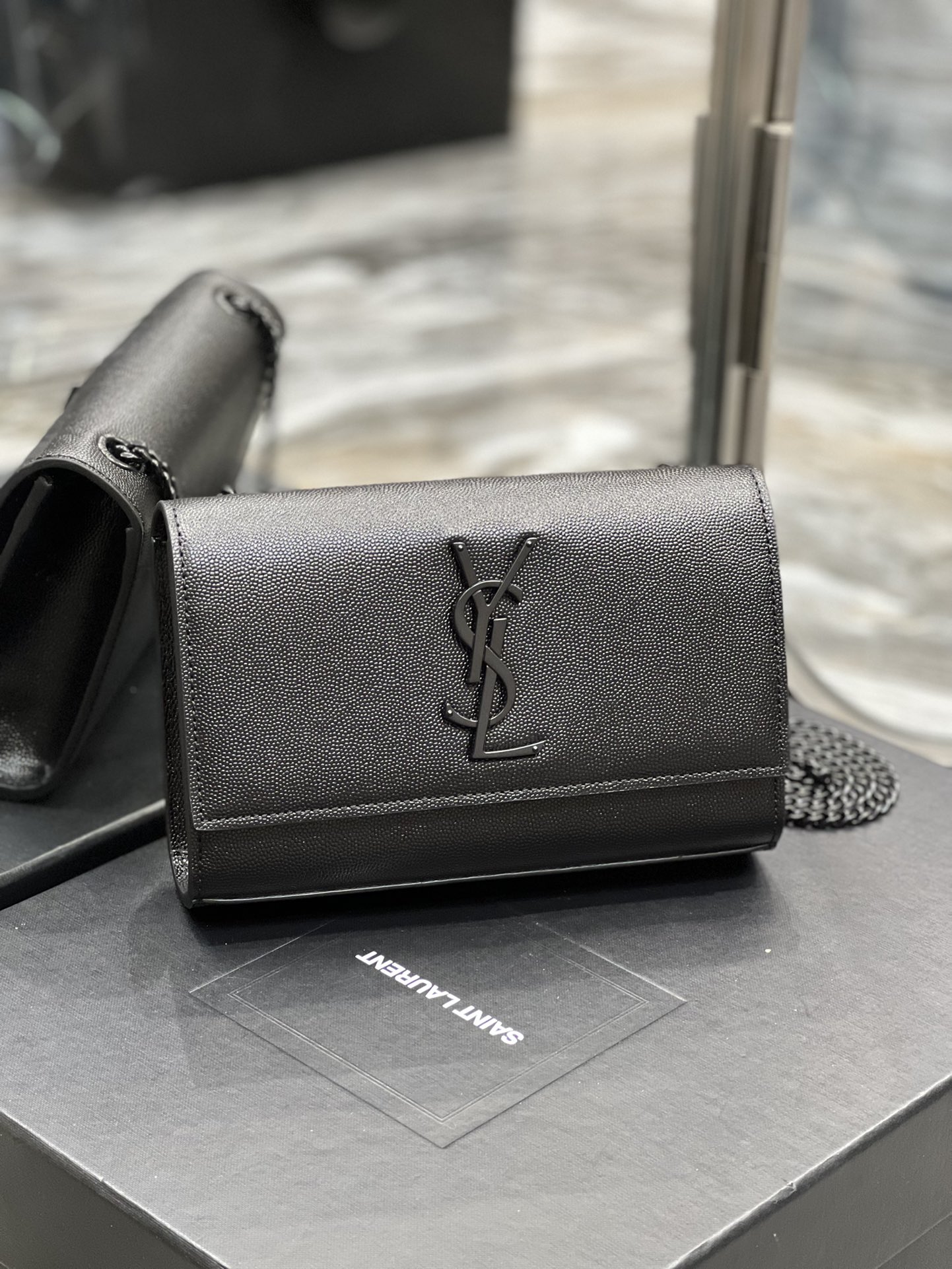 Handbags SAINT LAURENT 469390 size 20x13.5x5.5 cm - vstockx