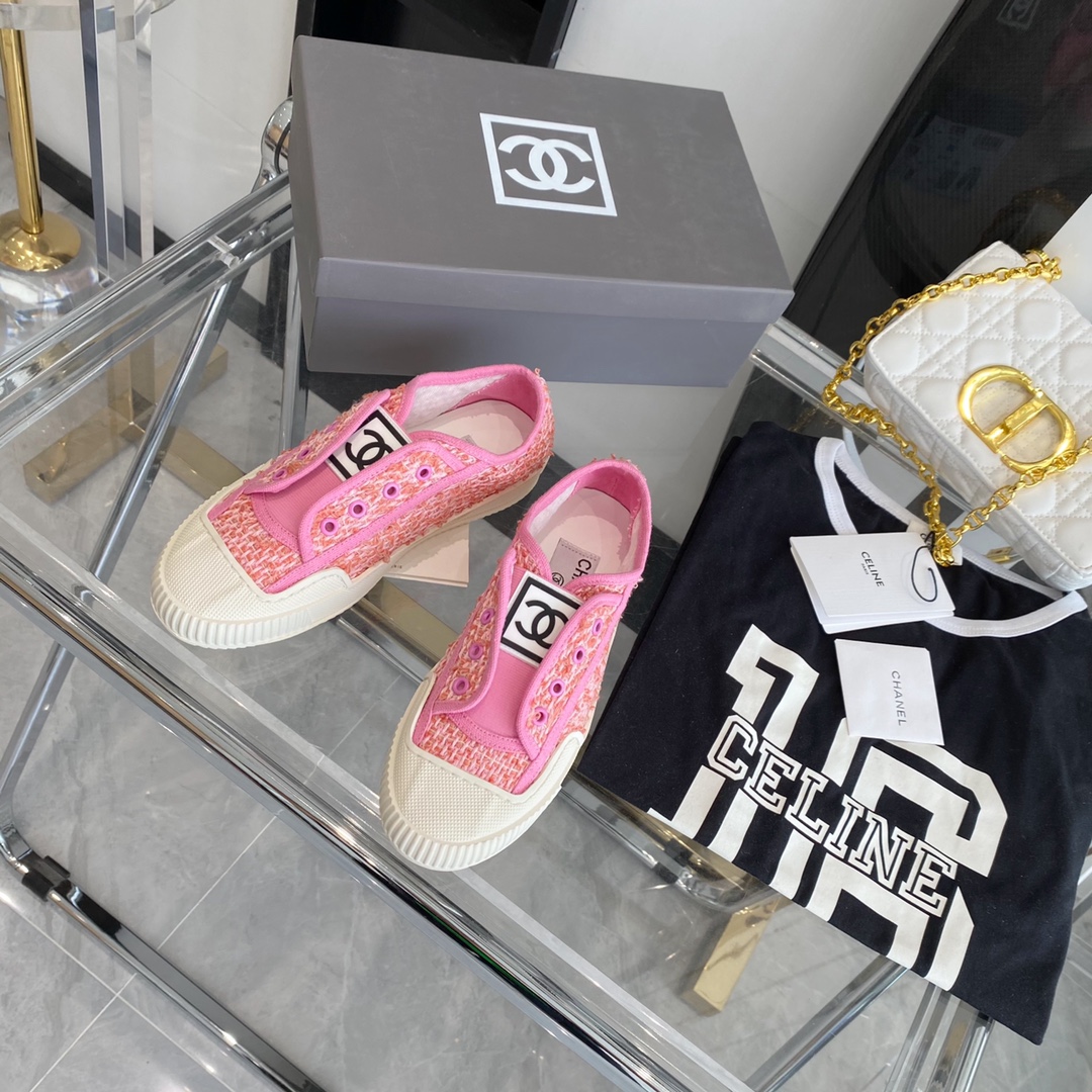 Chanel Flat canvas Sneaker 4 - vstockx