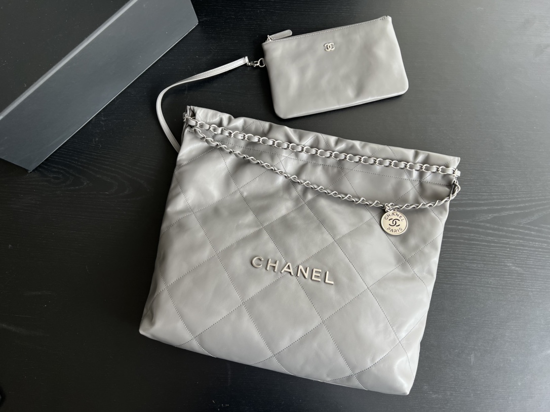 Handbag Chanel size 39cmx42cmx8 cm - vstockx