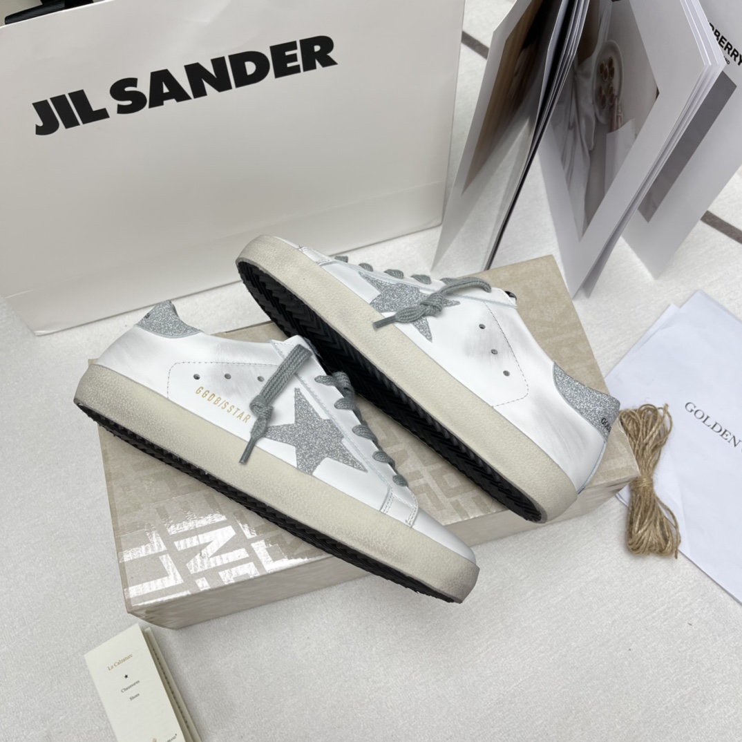 Golden Goose Superstar distressed-finish sneakers 30 - vstockx