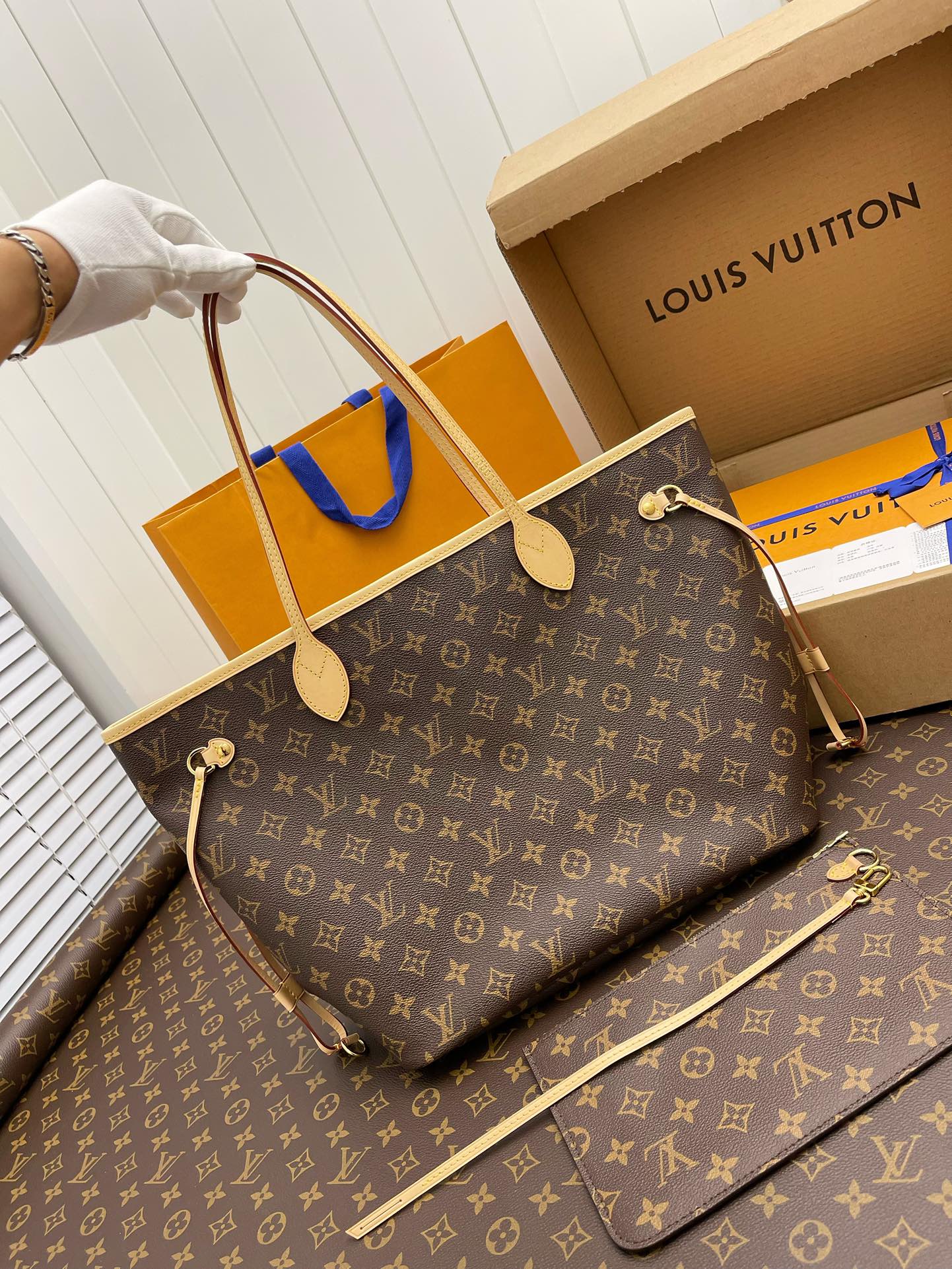 Handbags Louis Vuitton M40995 size:31*28*14 cm - vstockx