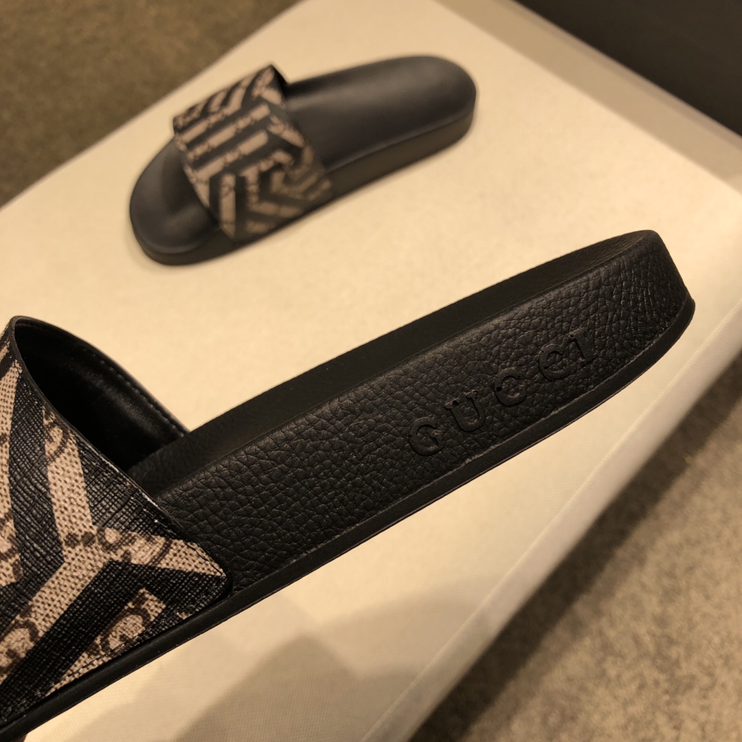 Gucci Slippers 39 - vstockx
