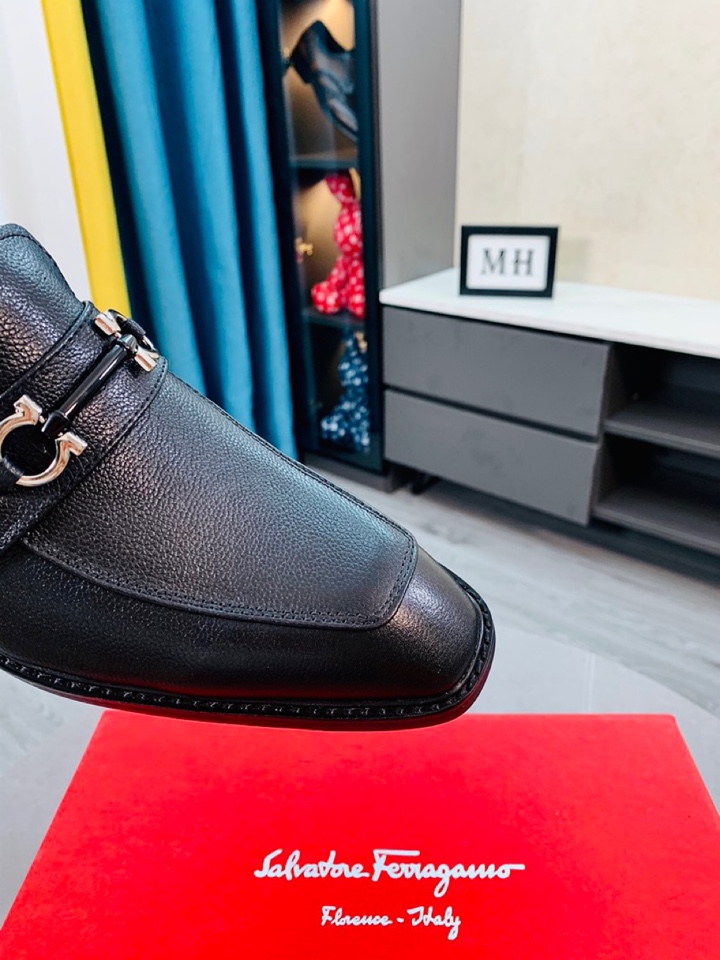 Salvatore Ferragamo Boots 30 - vstockx