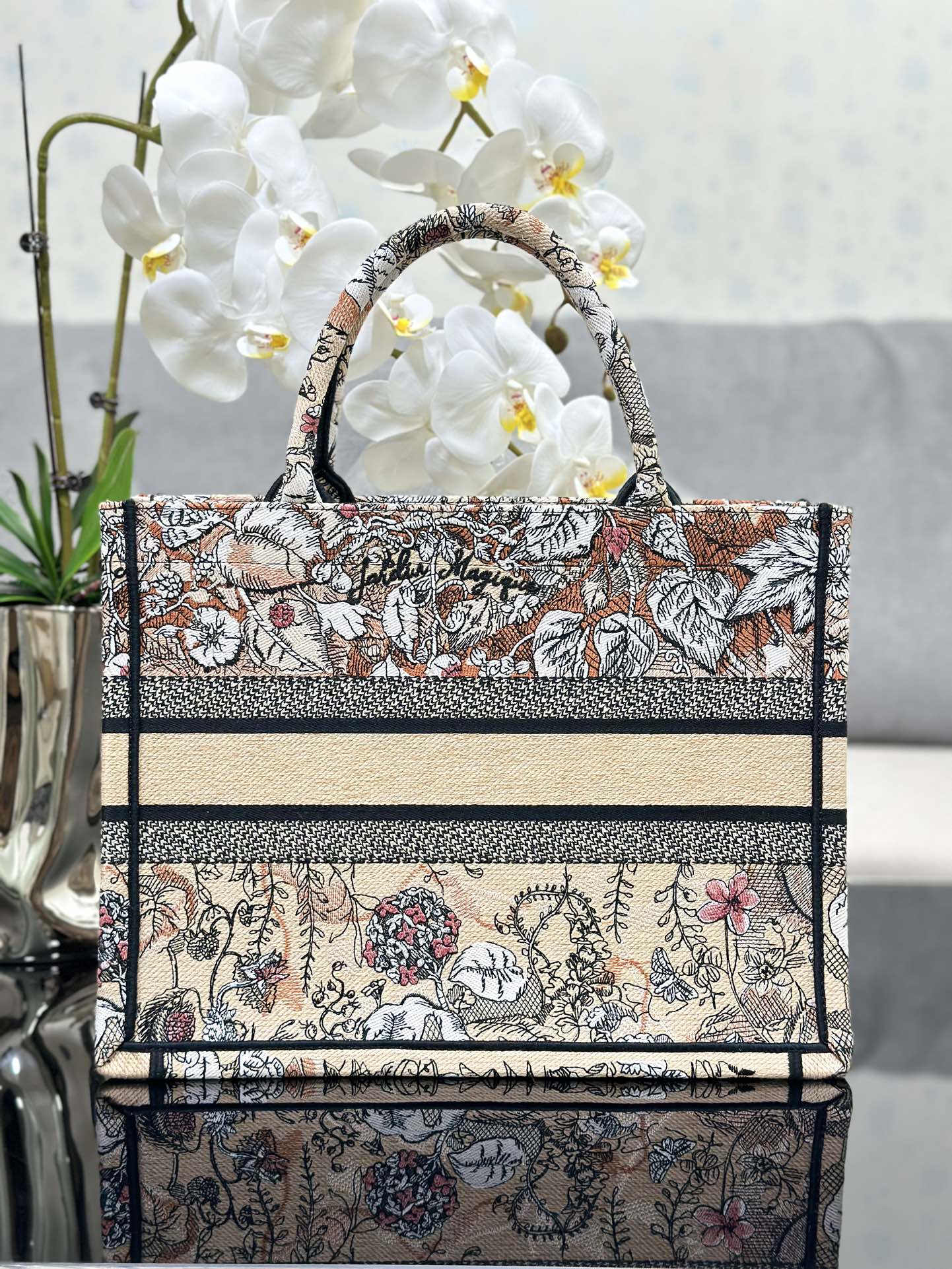 Handbag Dior M1286 size 36 x 27.5 x 16.5 cm - vstockx