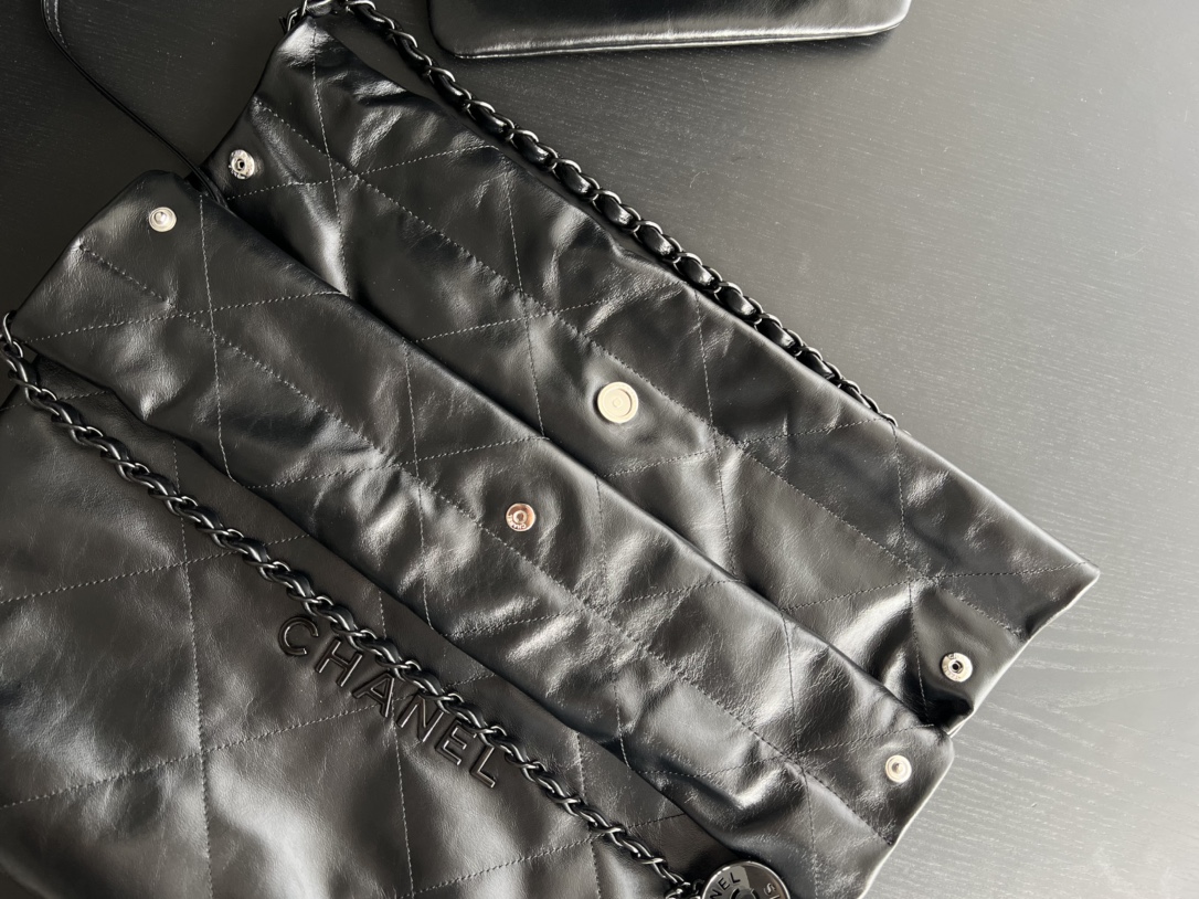 Handbag Chanel size 39cmx42cmx8 cm - vstockx