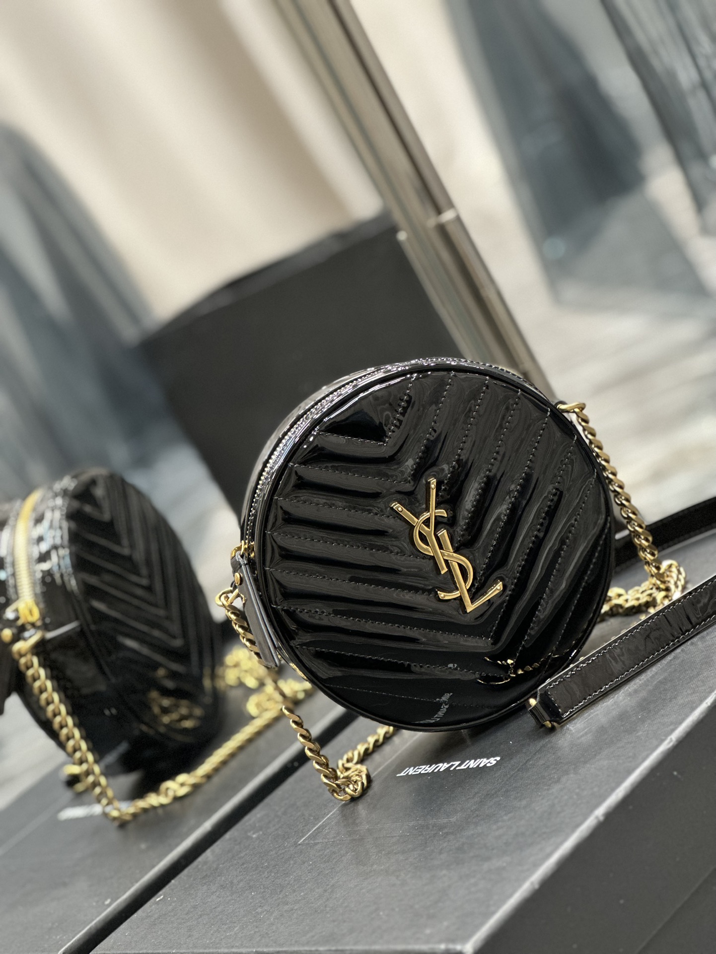 Handbags SAINT LAURENT 610436 size 17x17x5.5 cm - vstockx