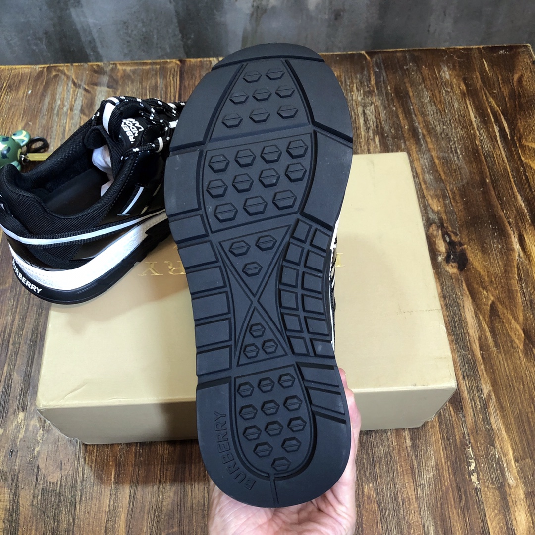 Burberry Arthur Vintage Sneaker 28 - vstockx