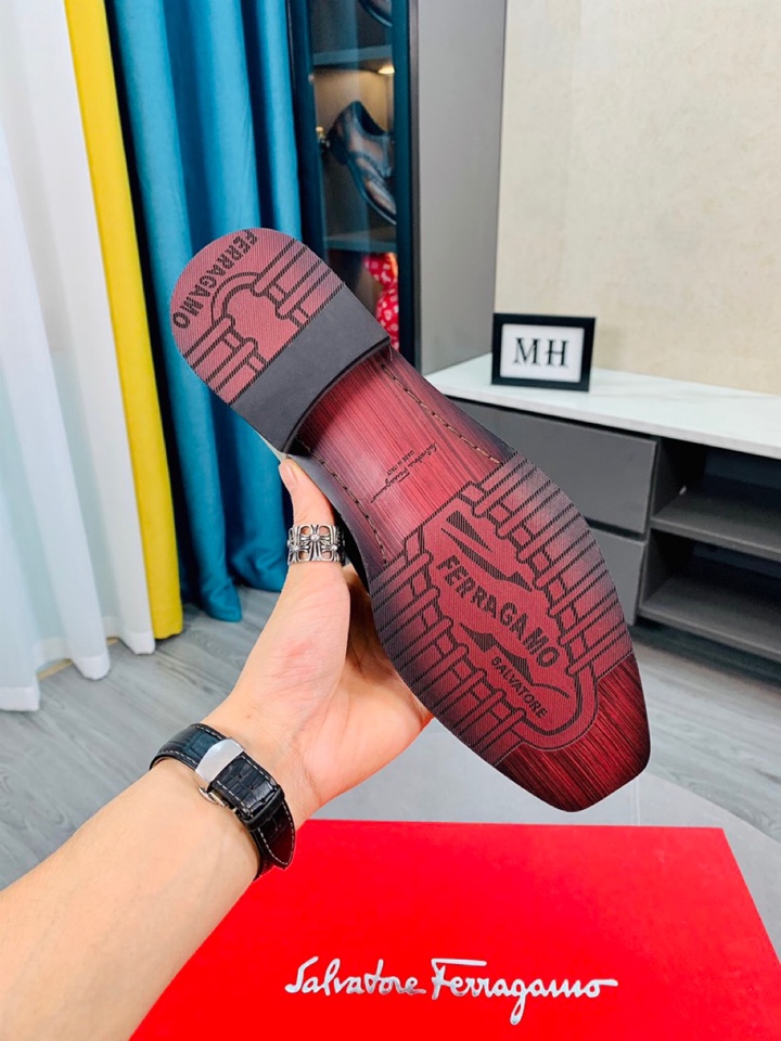 Salvatore Ferragamo Boots 21 - vstockx