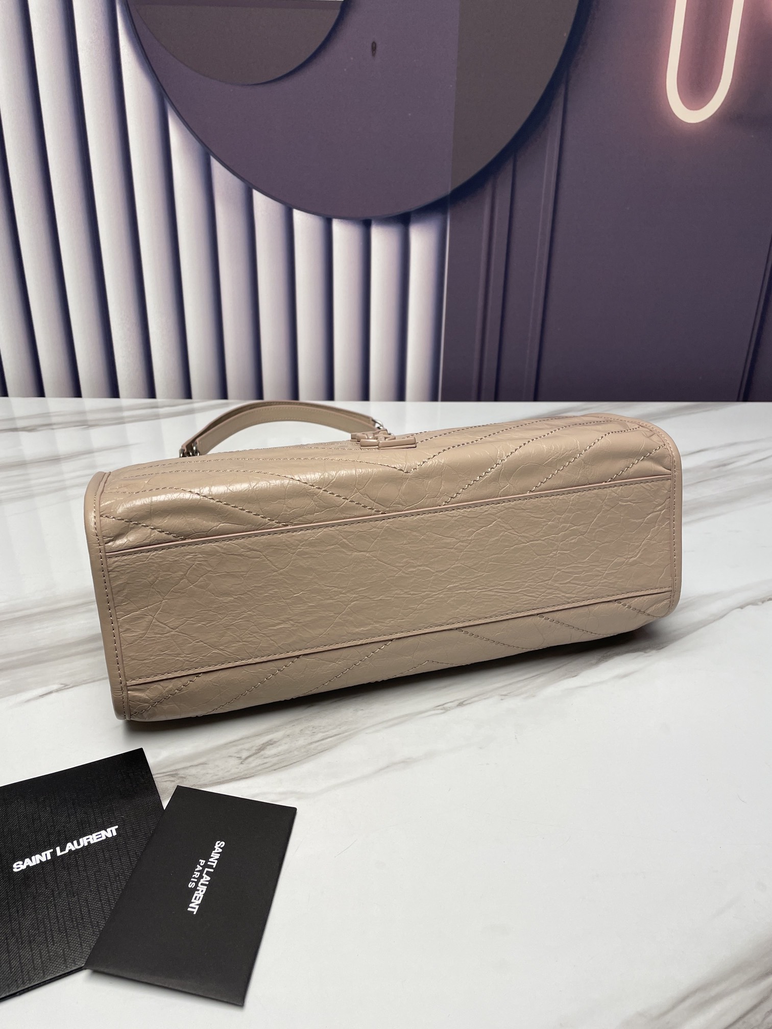 Handbags SAINT LAURENT 577999 size 33x27x11.5 cm - vstockx