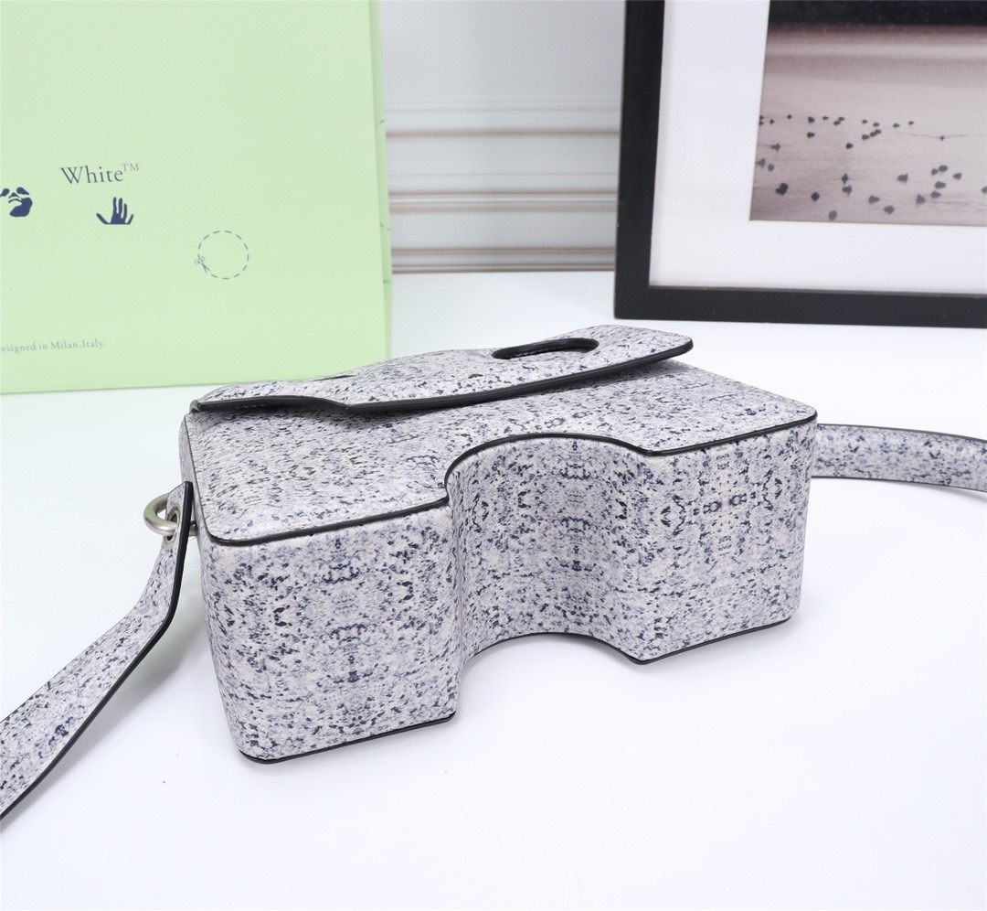 handbags OFF-White 579  6885970  size:22*16*8cm - vstockx