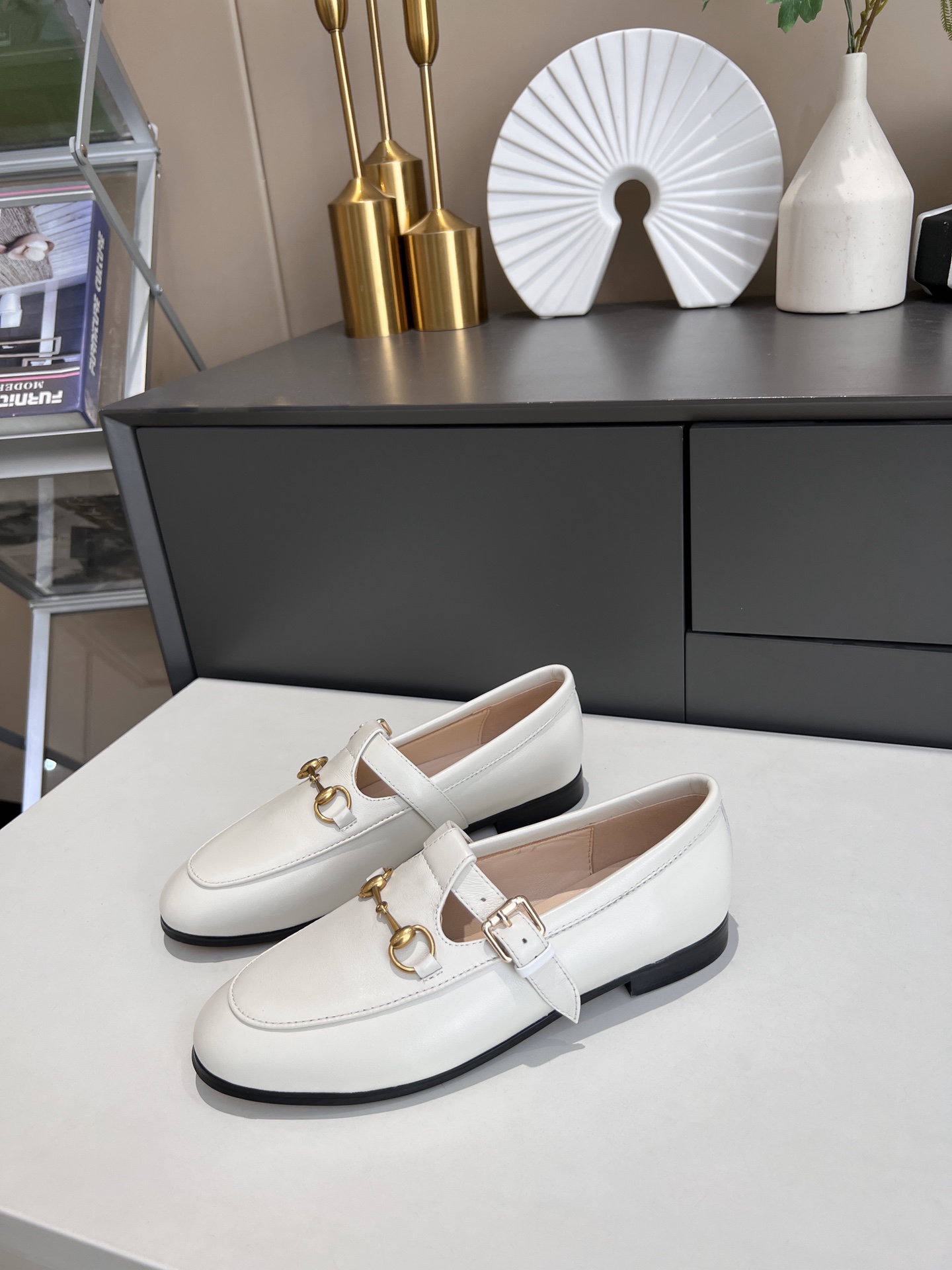 Gucci Women's maxi GG Gucci Jordaan loafer WOMEN 6 - vstockx